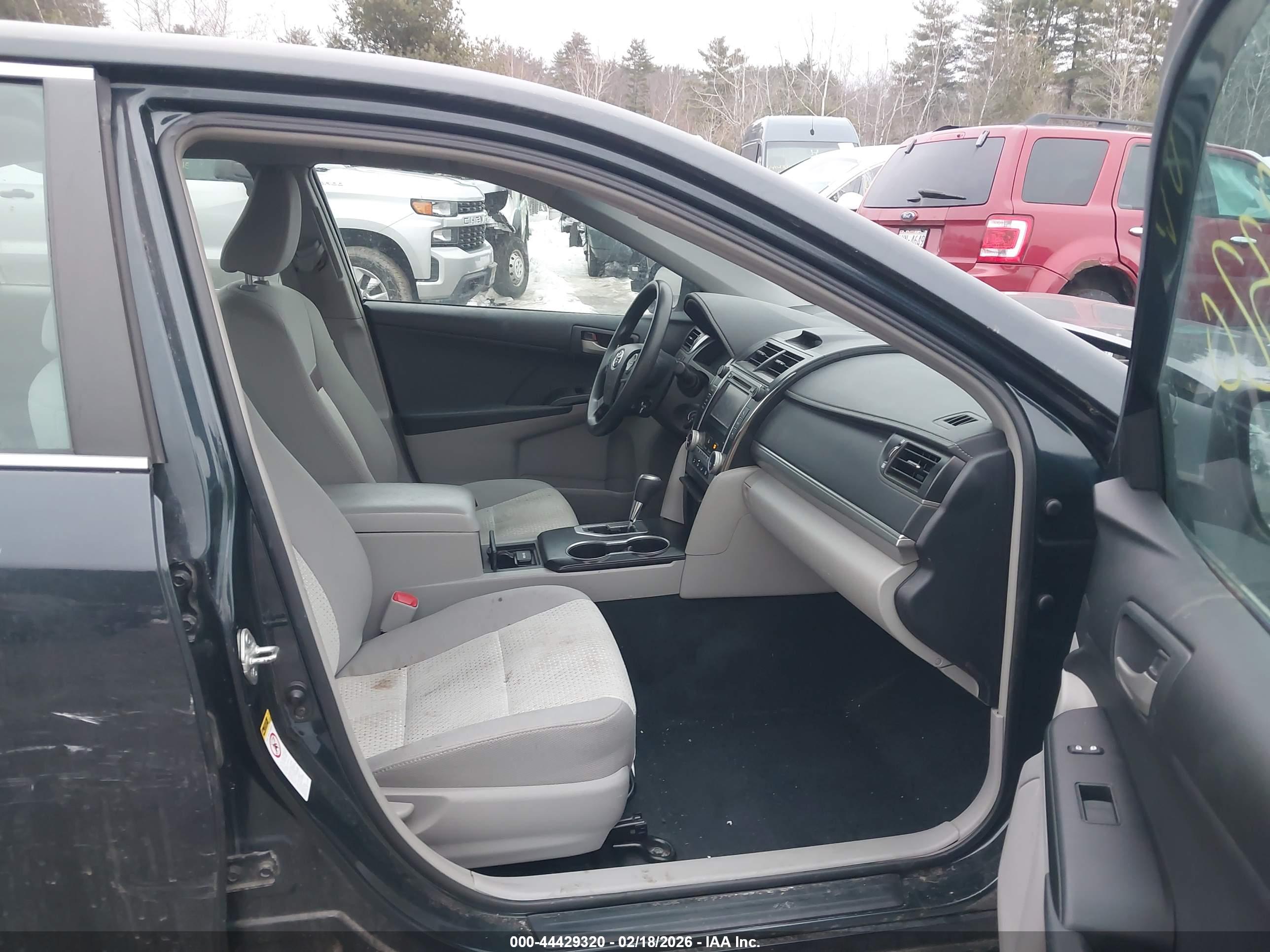 TOYOTA CAMRY image 5