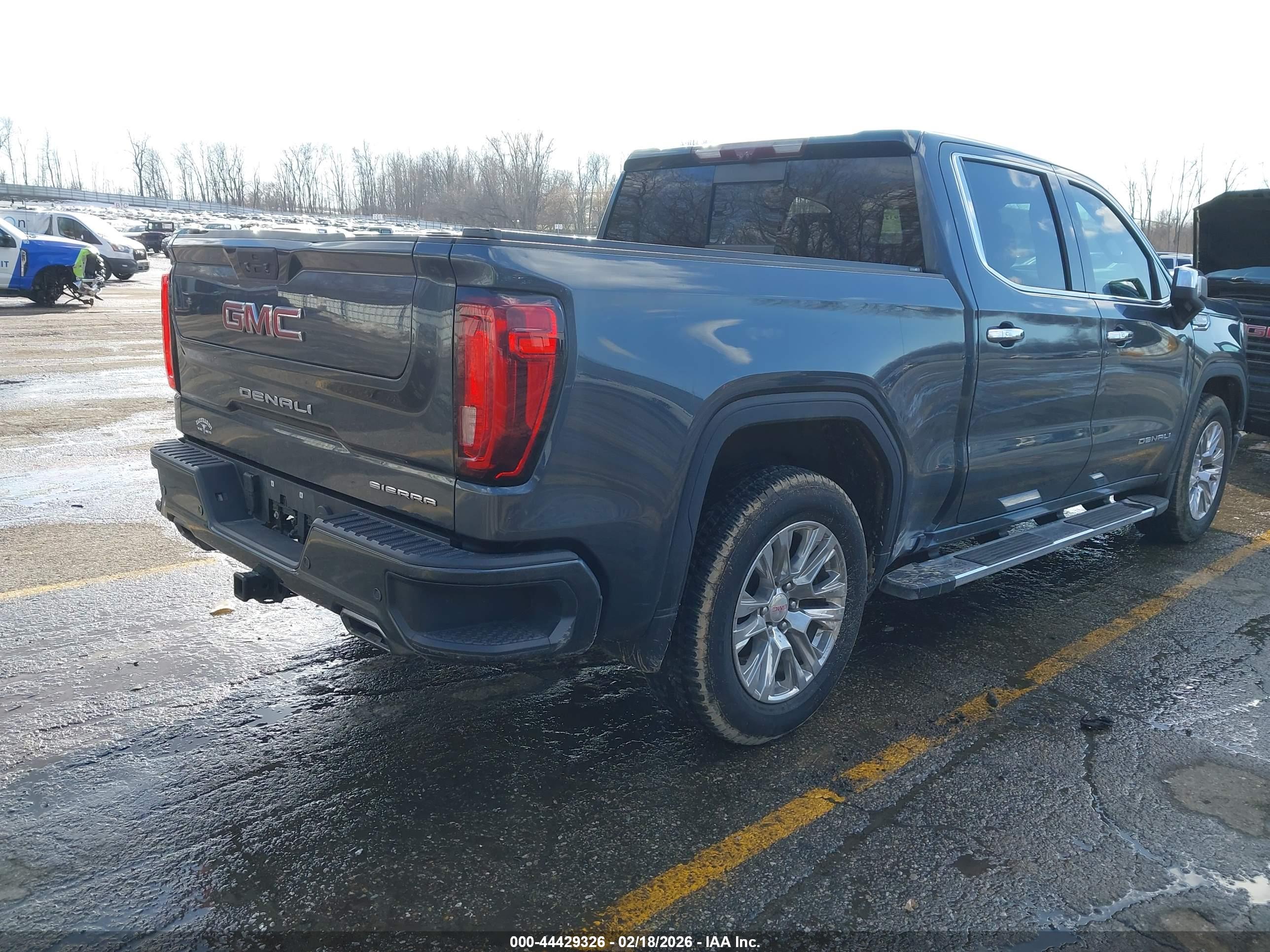 GMC SIERRA image 4