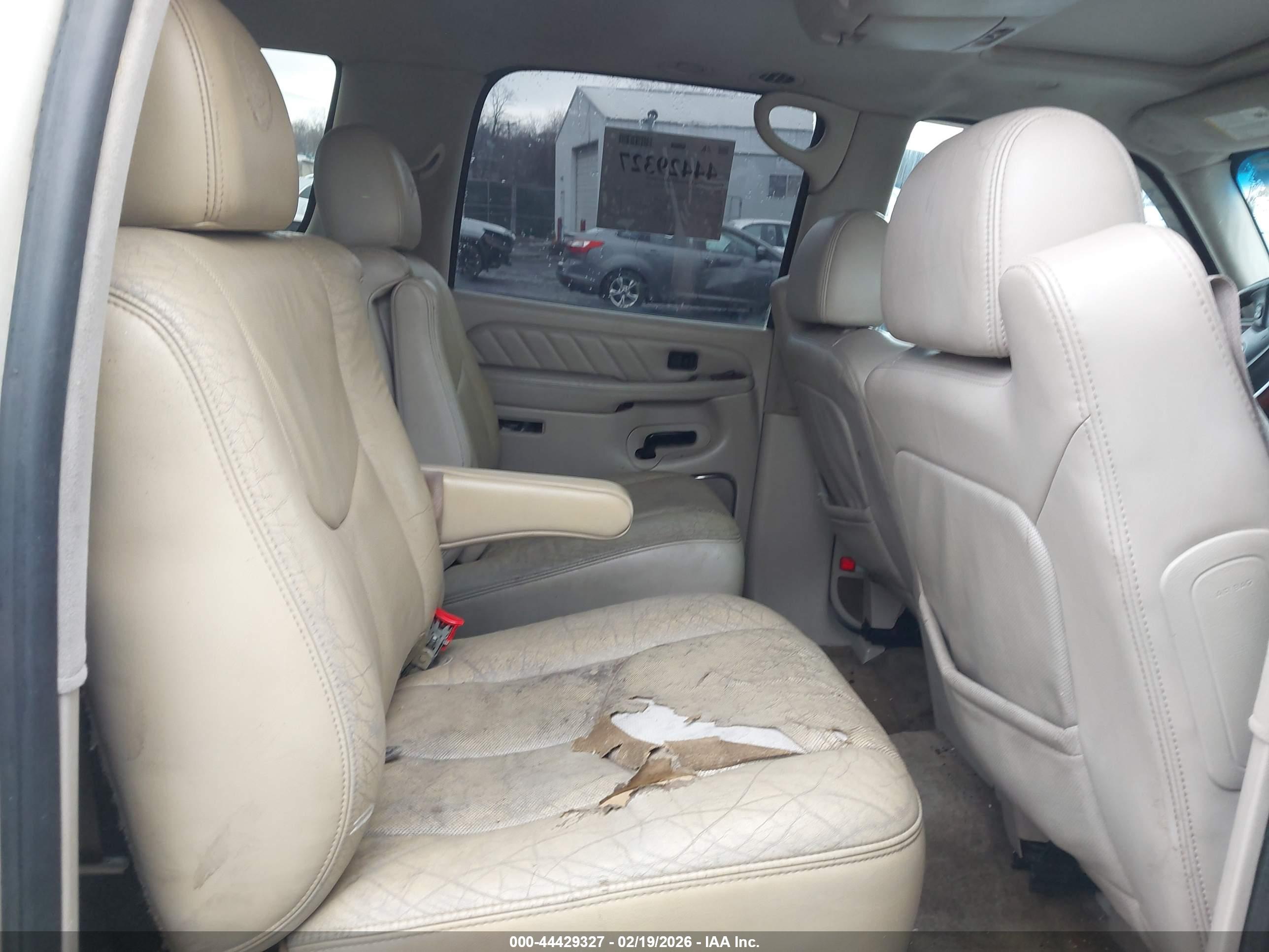 CADILLAC ESCALADE image 8