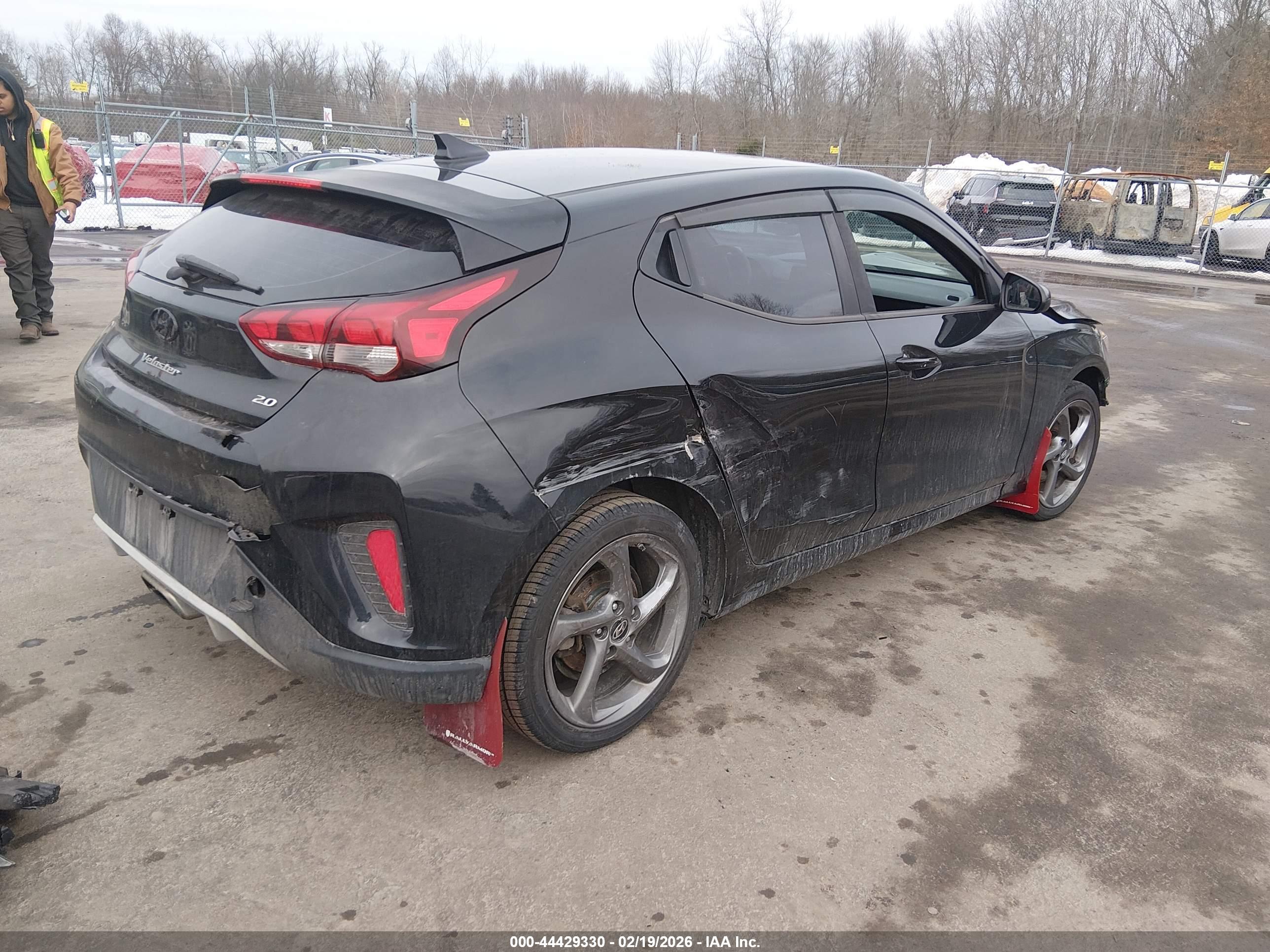 HYUNDAI VELOSTER image 4