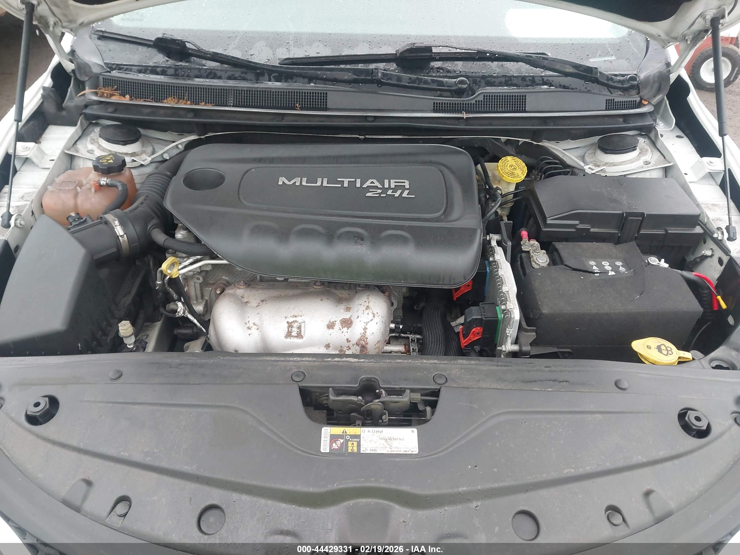 CHRYSLER 200 image 10