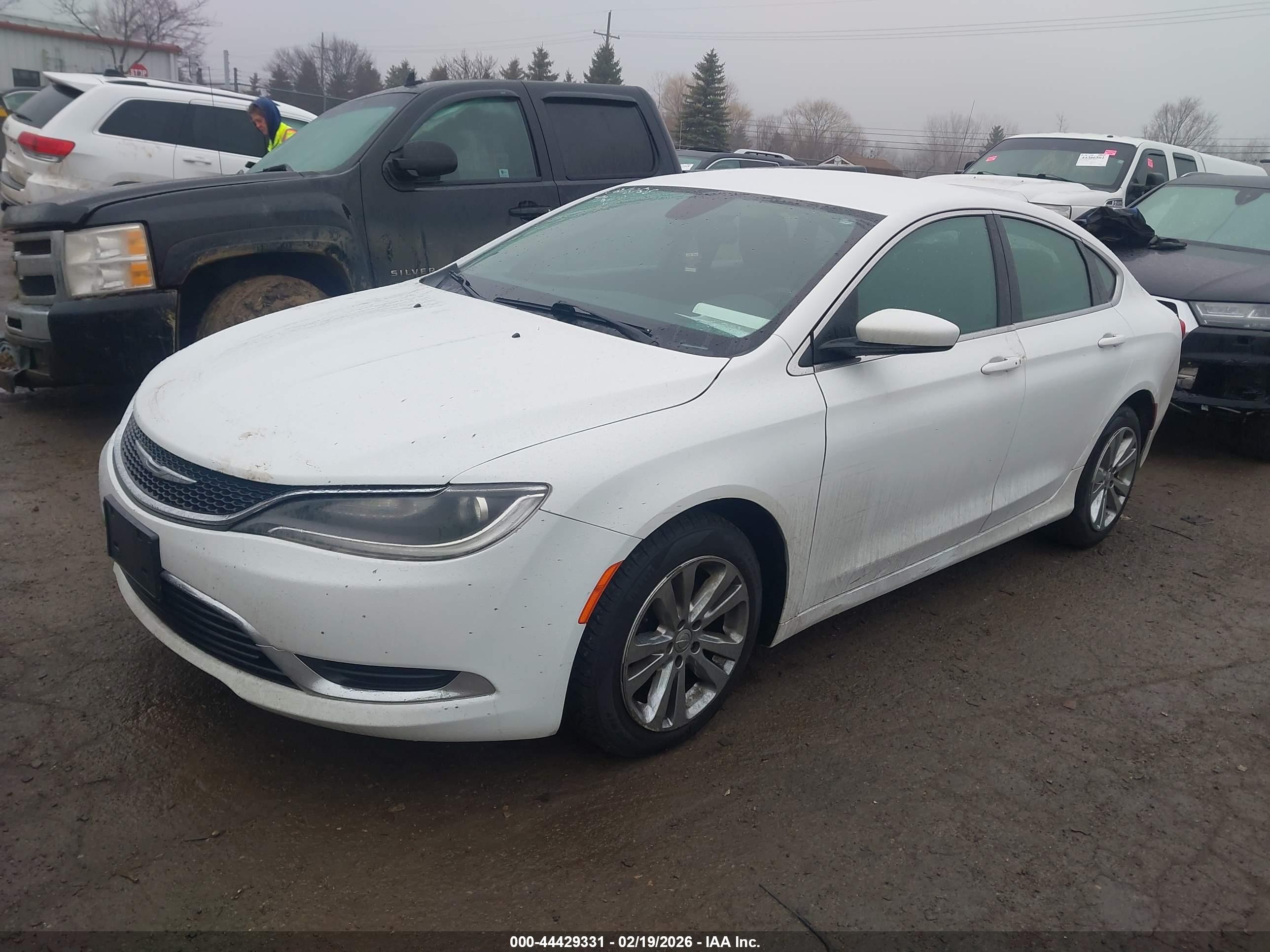 CHRYSLER 200 image 2