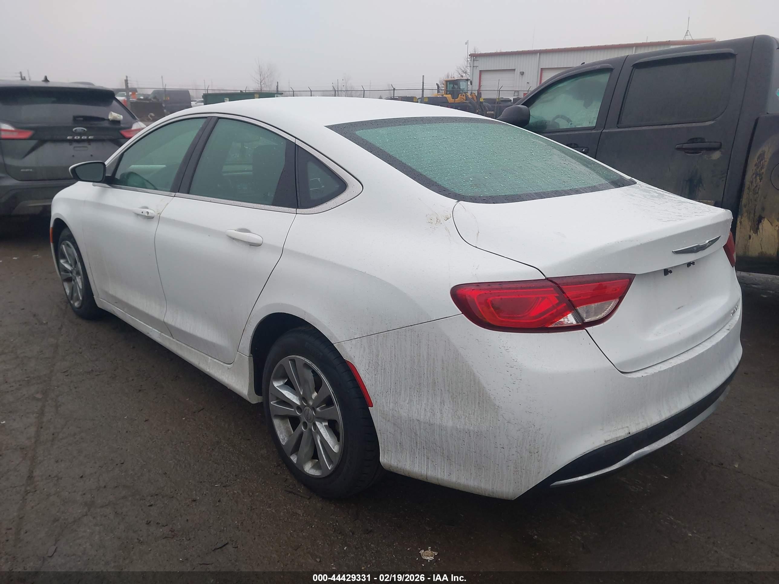 CHRYSLER 200 image 3