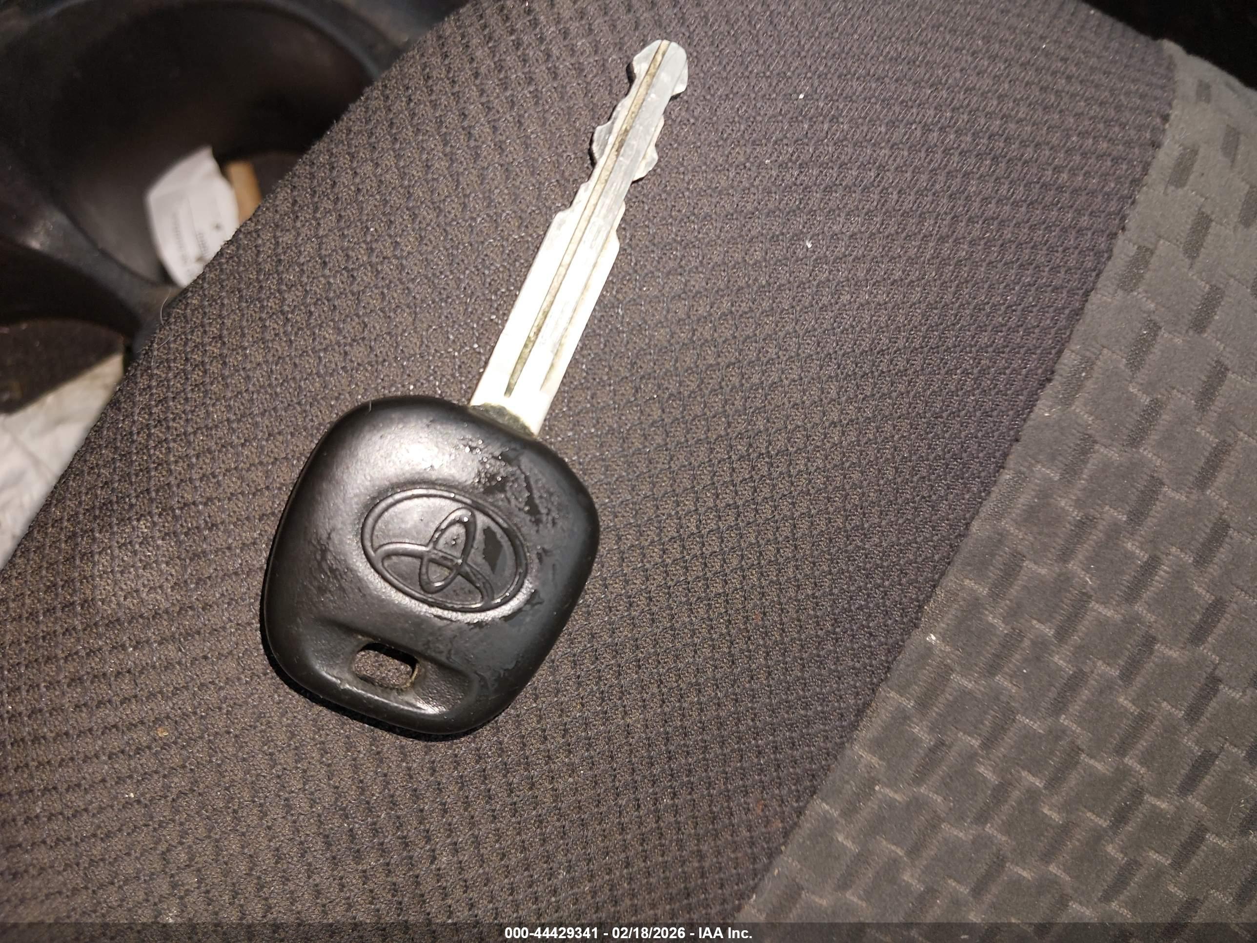 TOYOTA MATRIX image 11