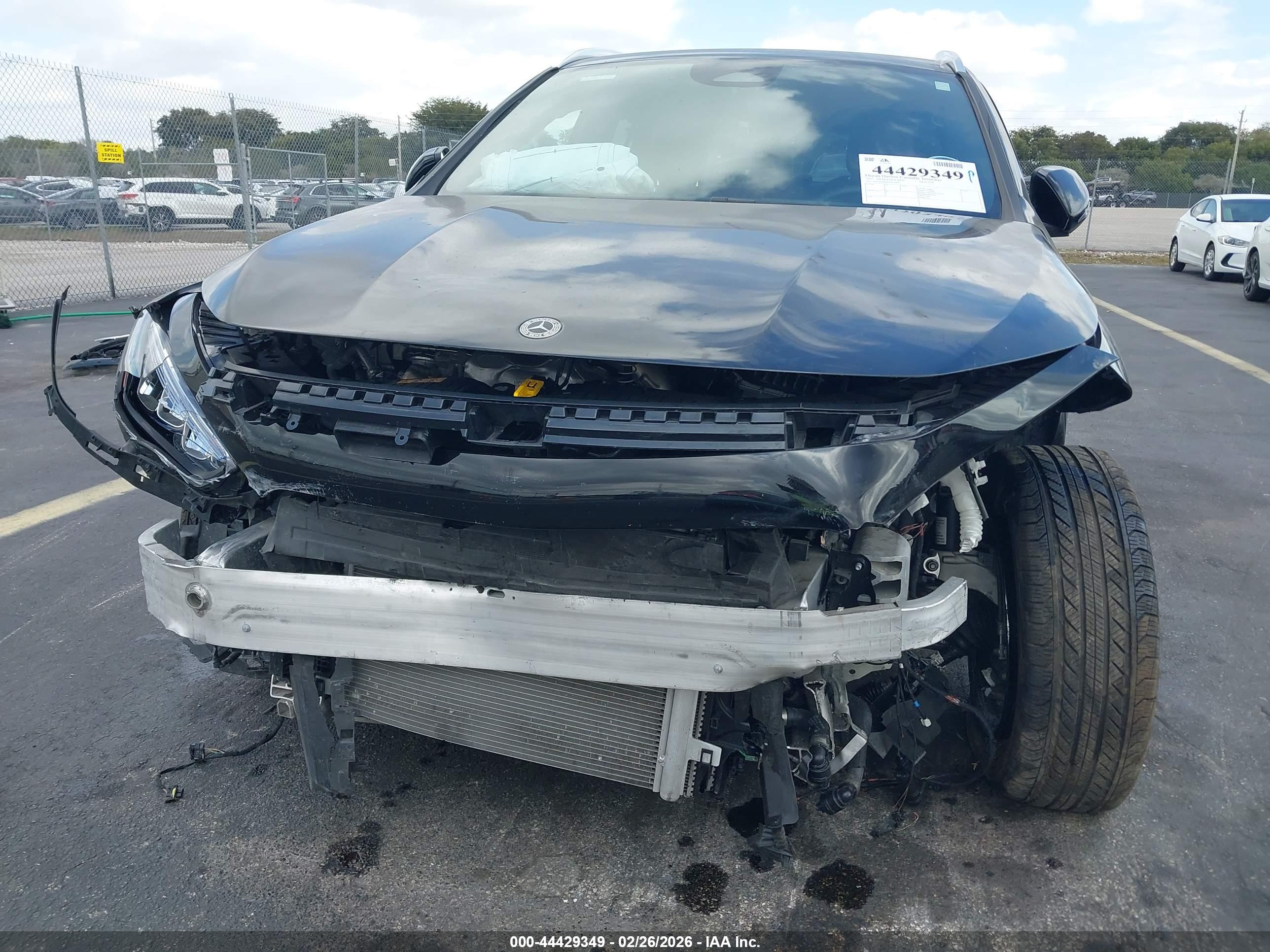 MERCEDES-BENZ GLA image 6