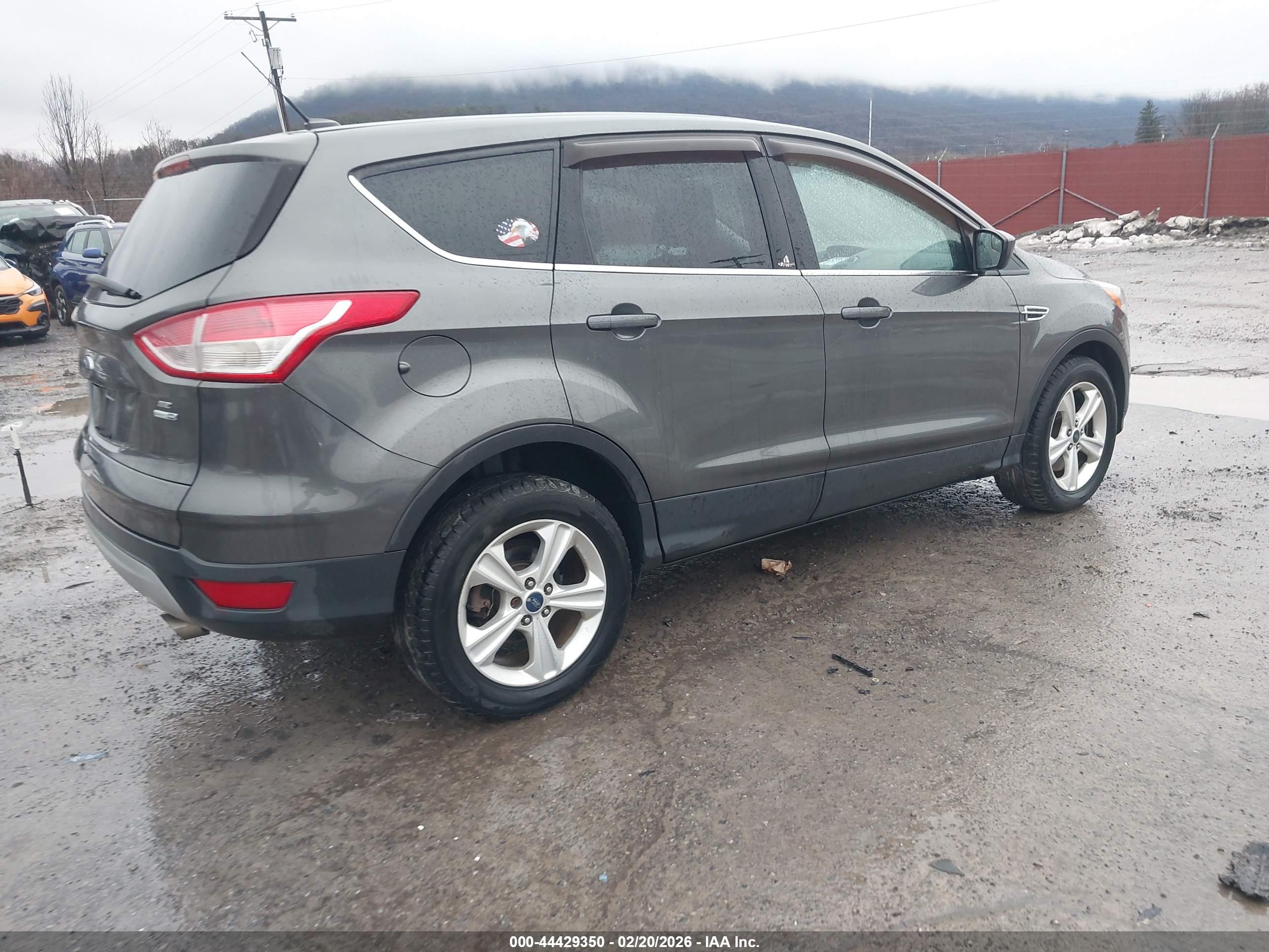 FORD ESCAPE image 4