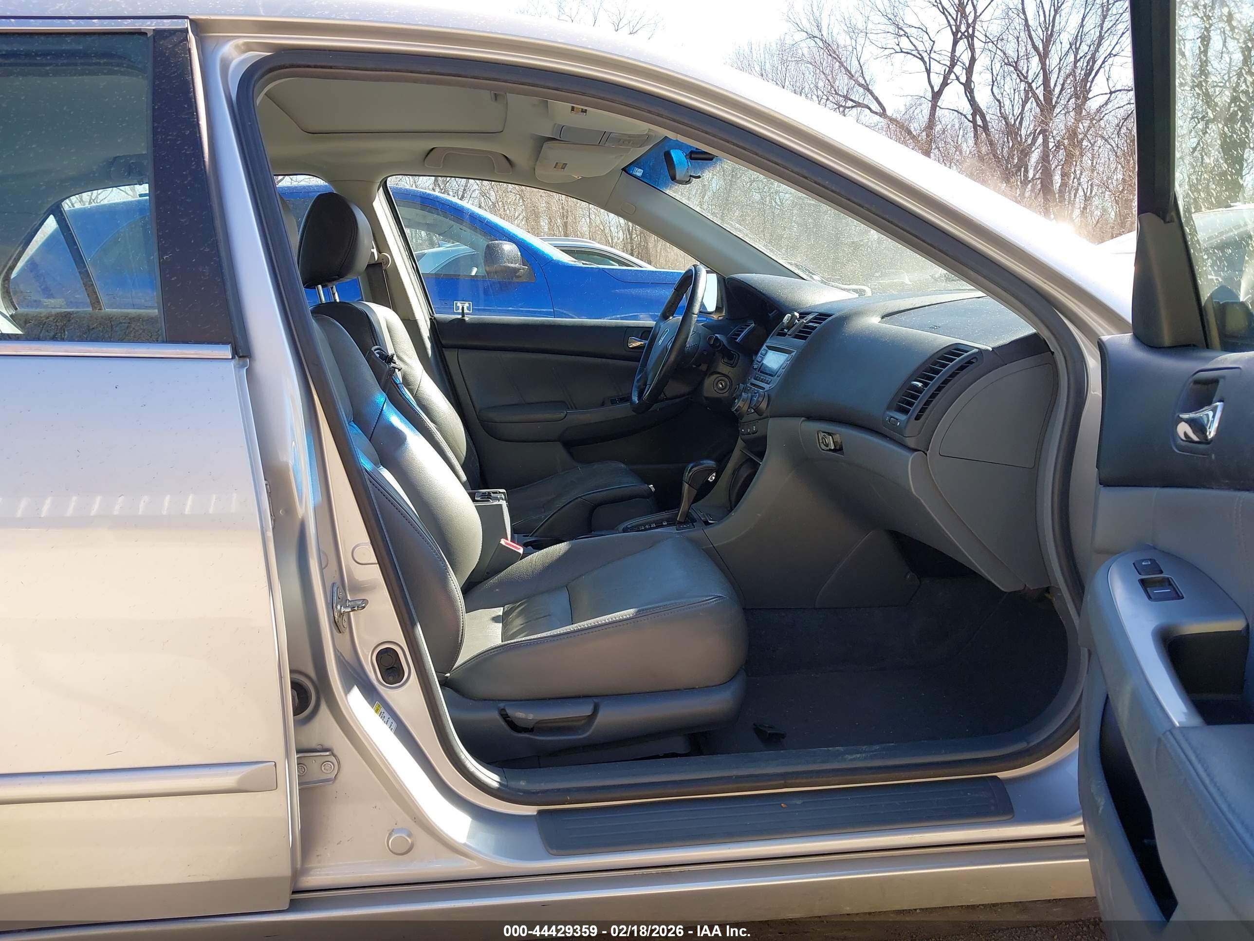 HONDA ACCORD image 5