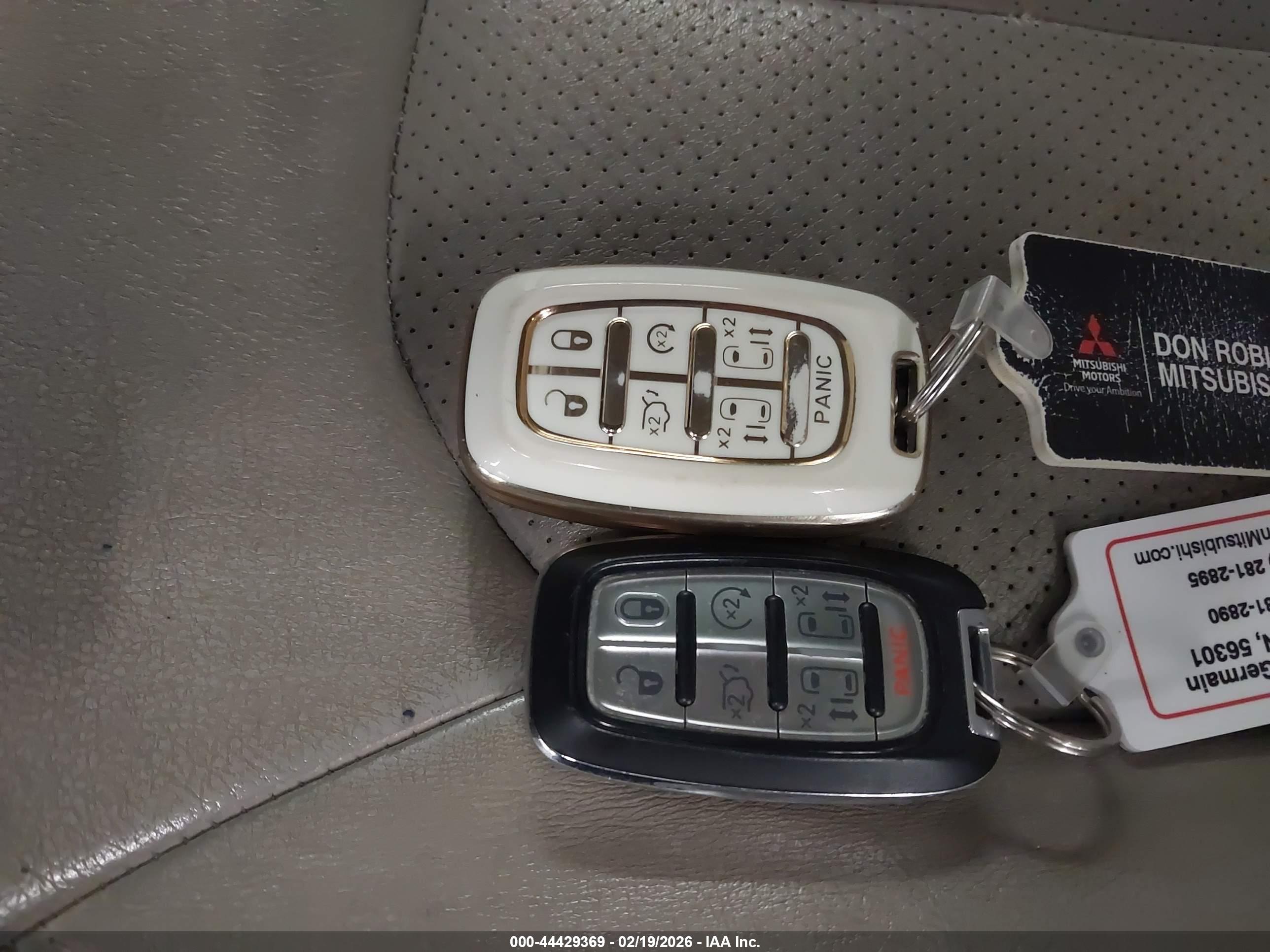 CHRYSLER PACIFICA image 11