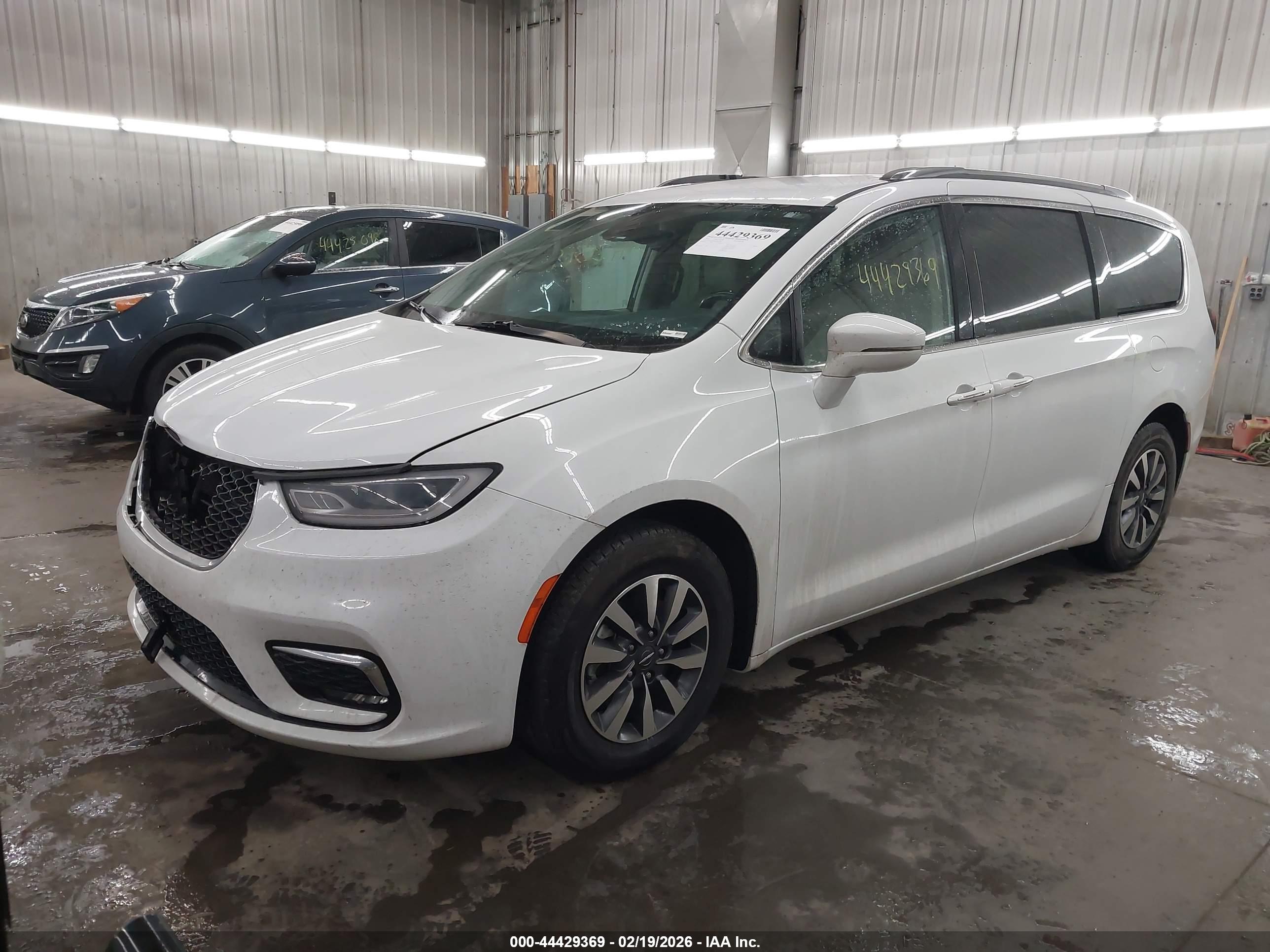 CHRYSLER PACIFICA image 2