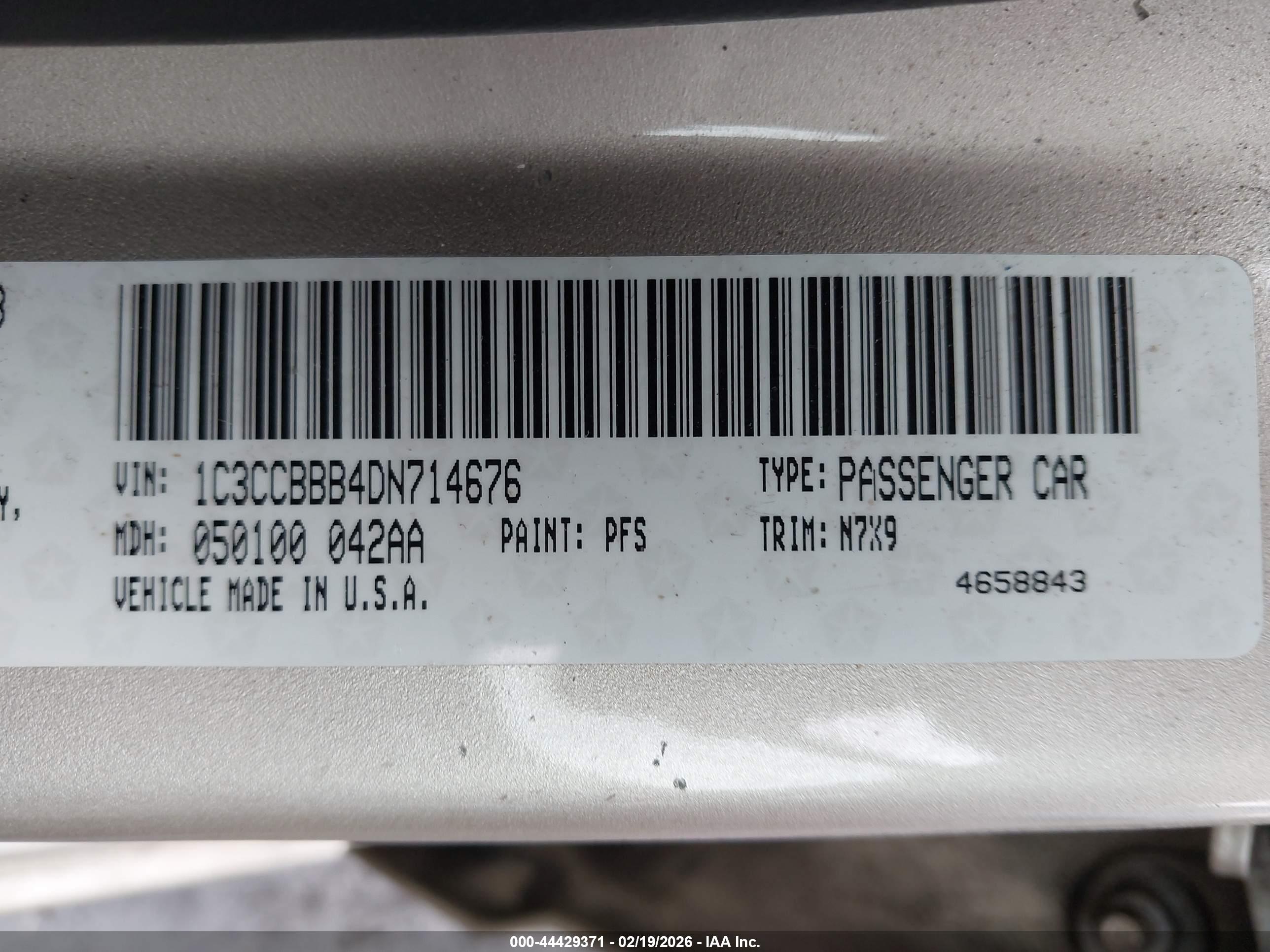 CHRYSLER 200 image 9