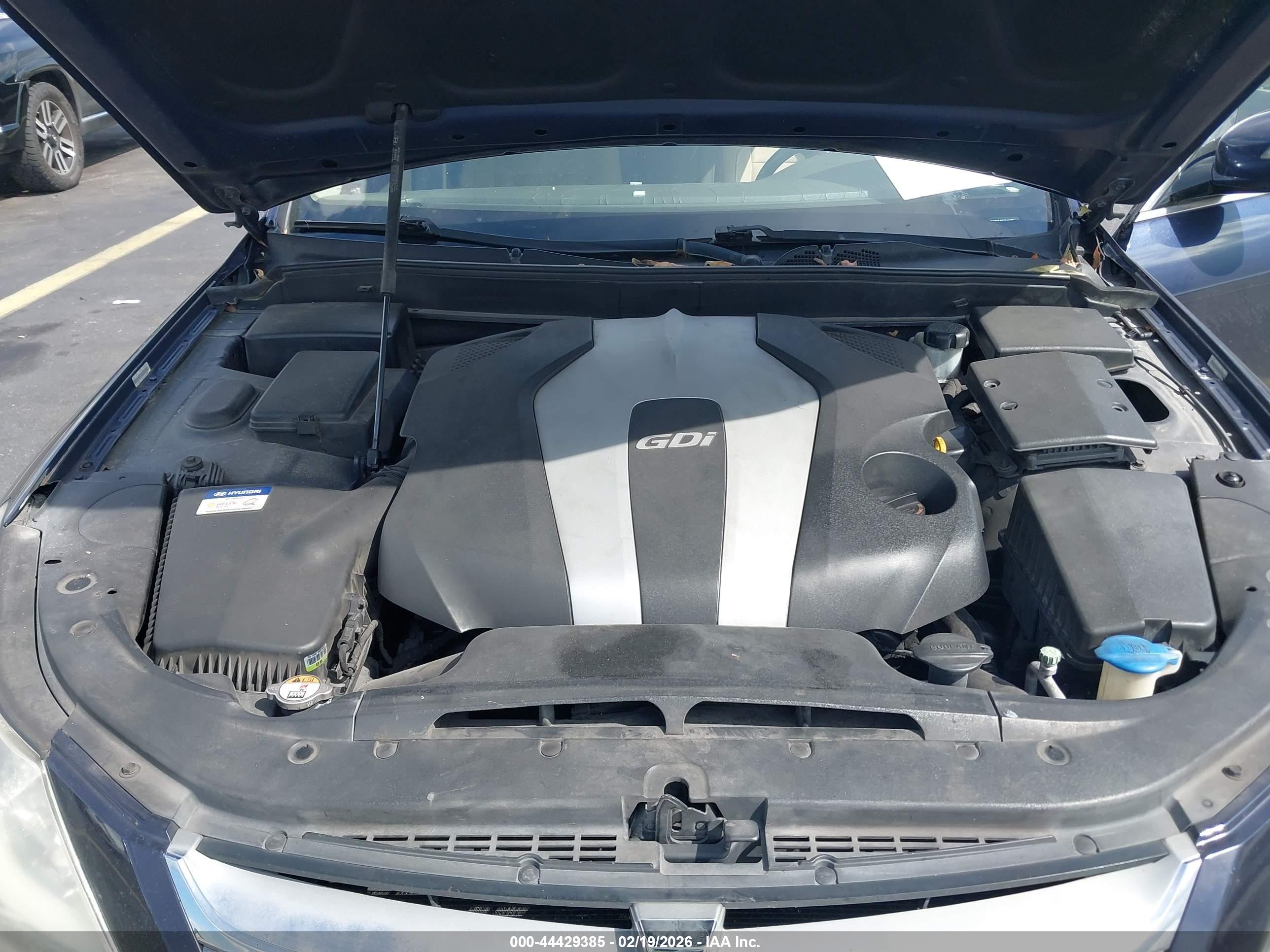 HYUNDAI GENESIS image 10