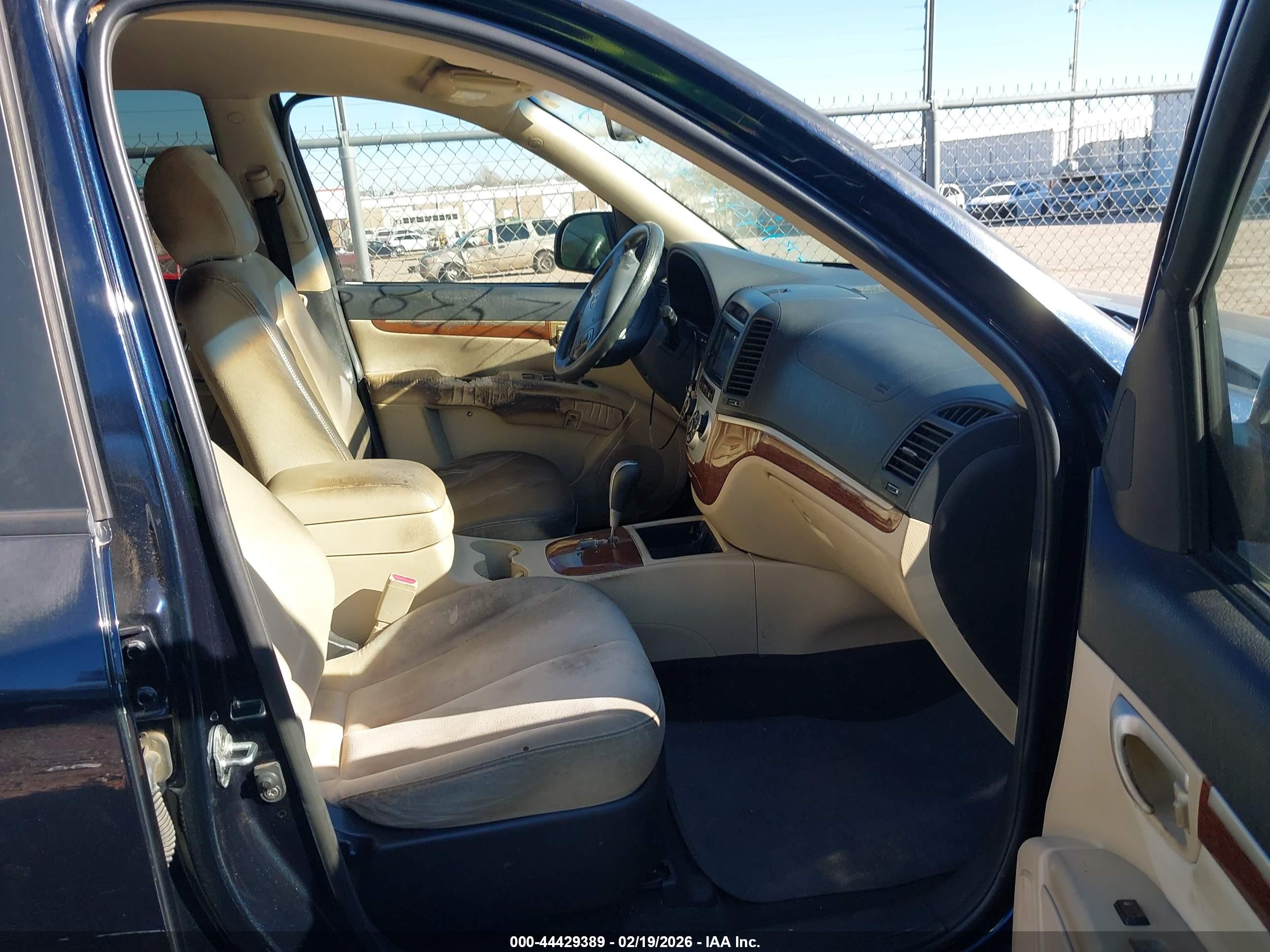 HYUNDAI SANTA image 5