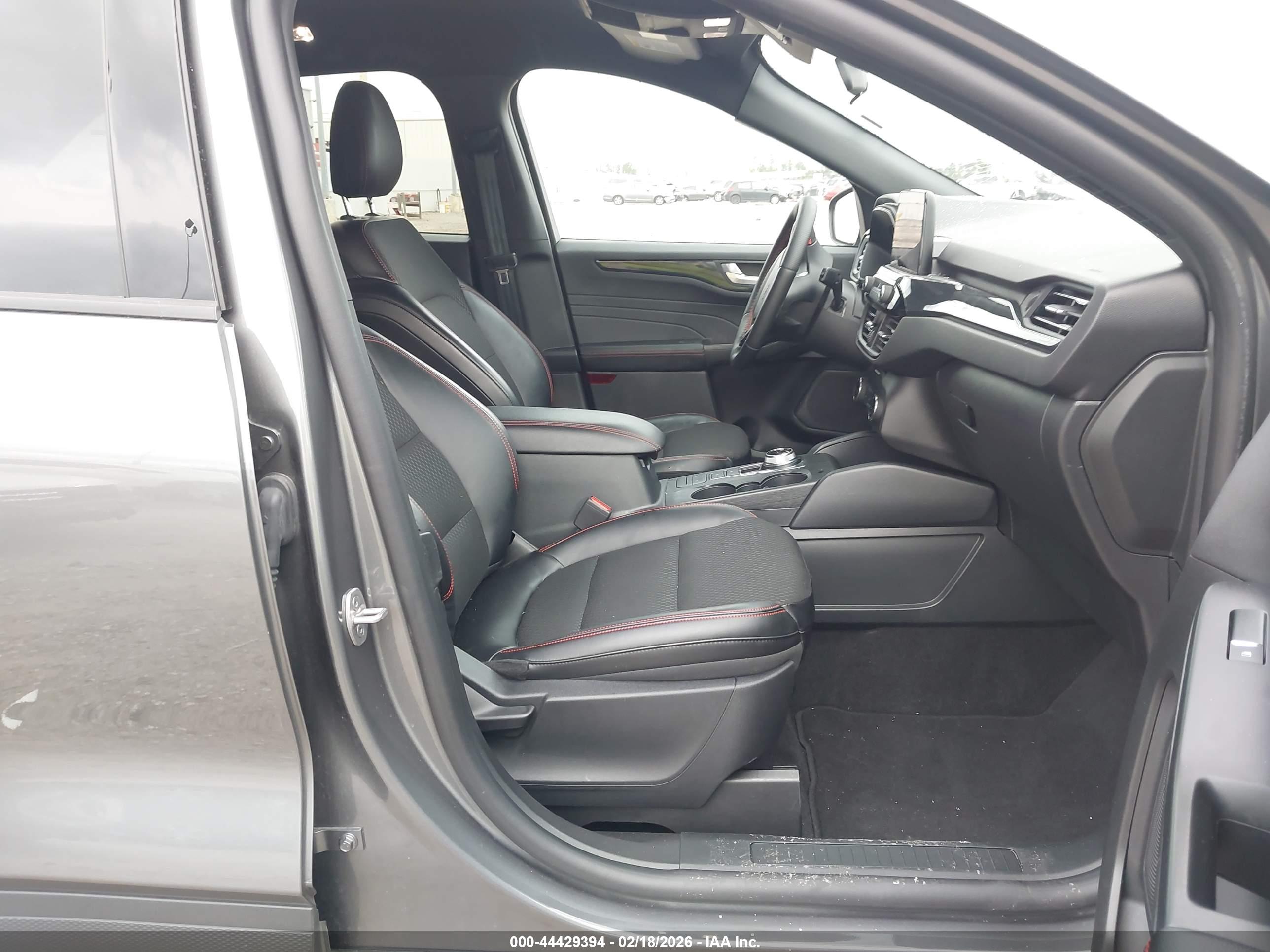 FORD ESCAPE image 5