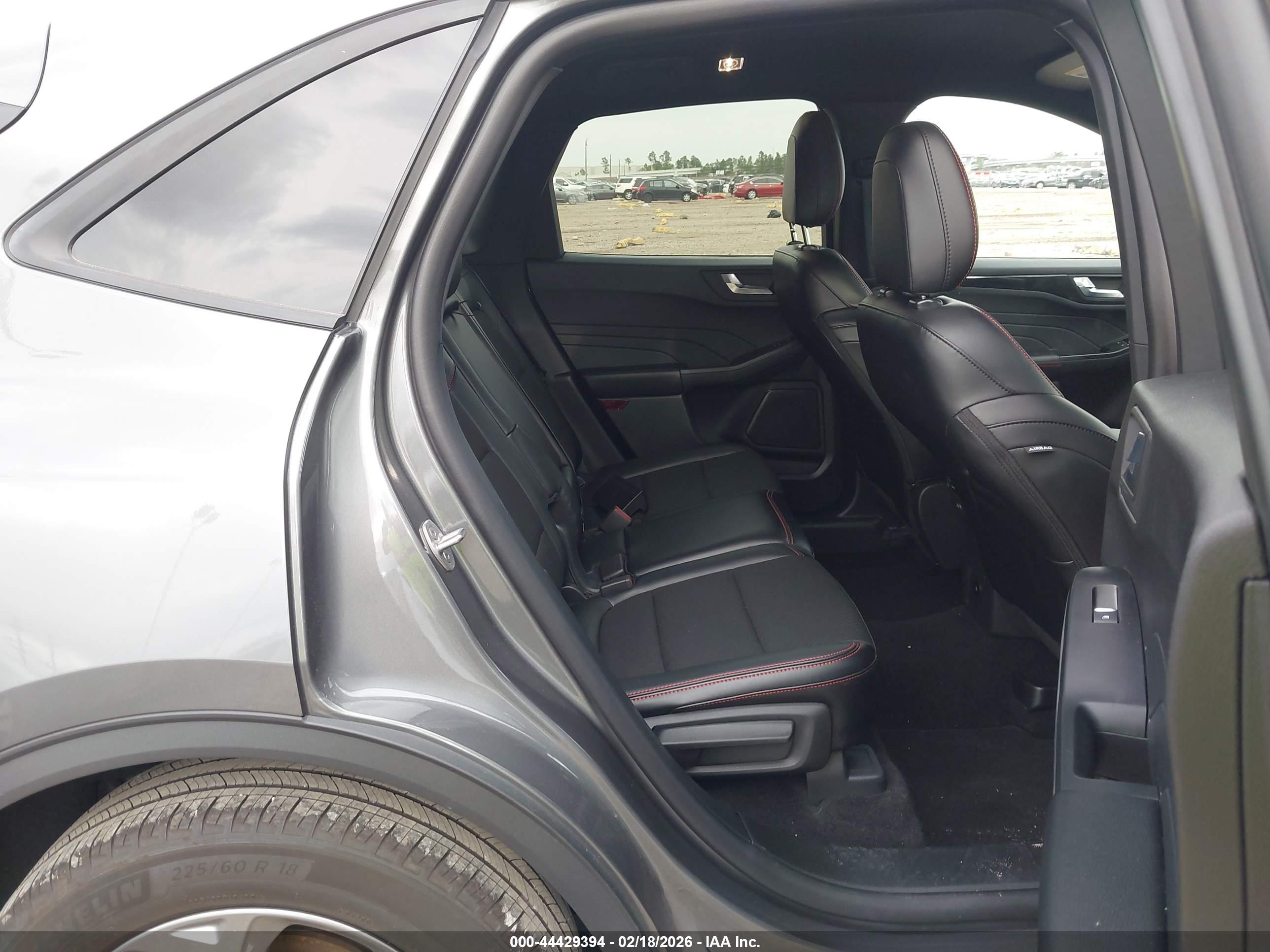 FORD ESCAPE image 8