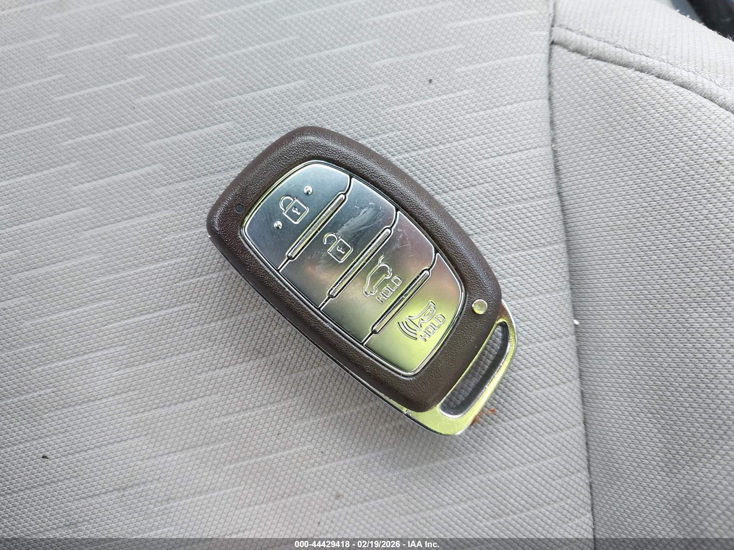 HYUNDAI TUCSON image 11