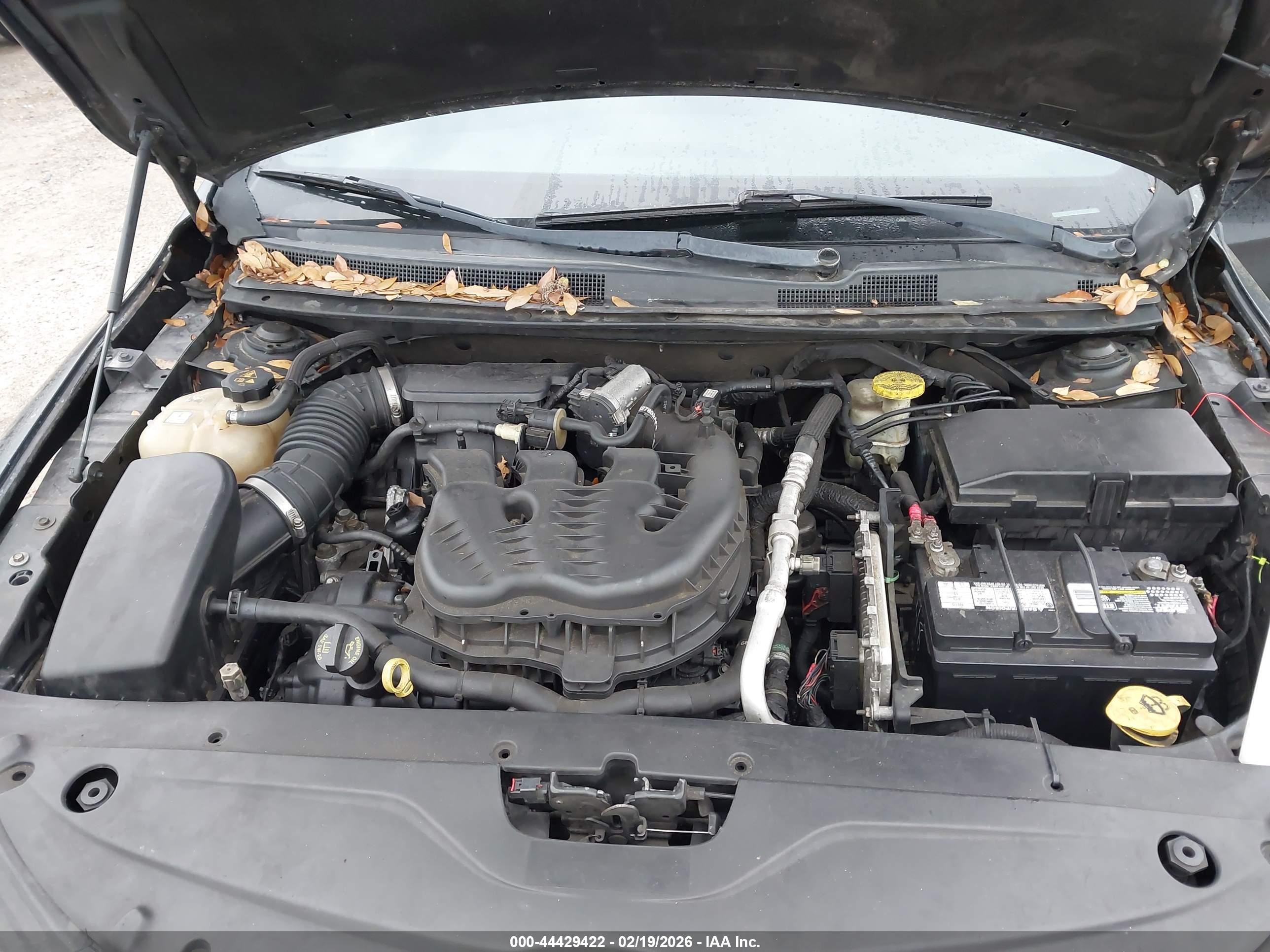 CHRYSLER 200 image 10
