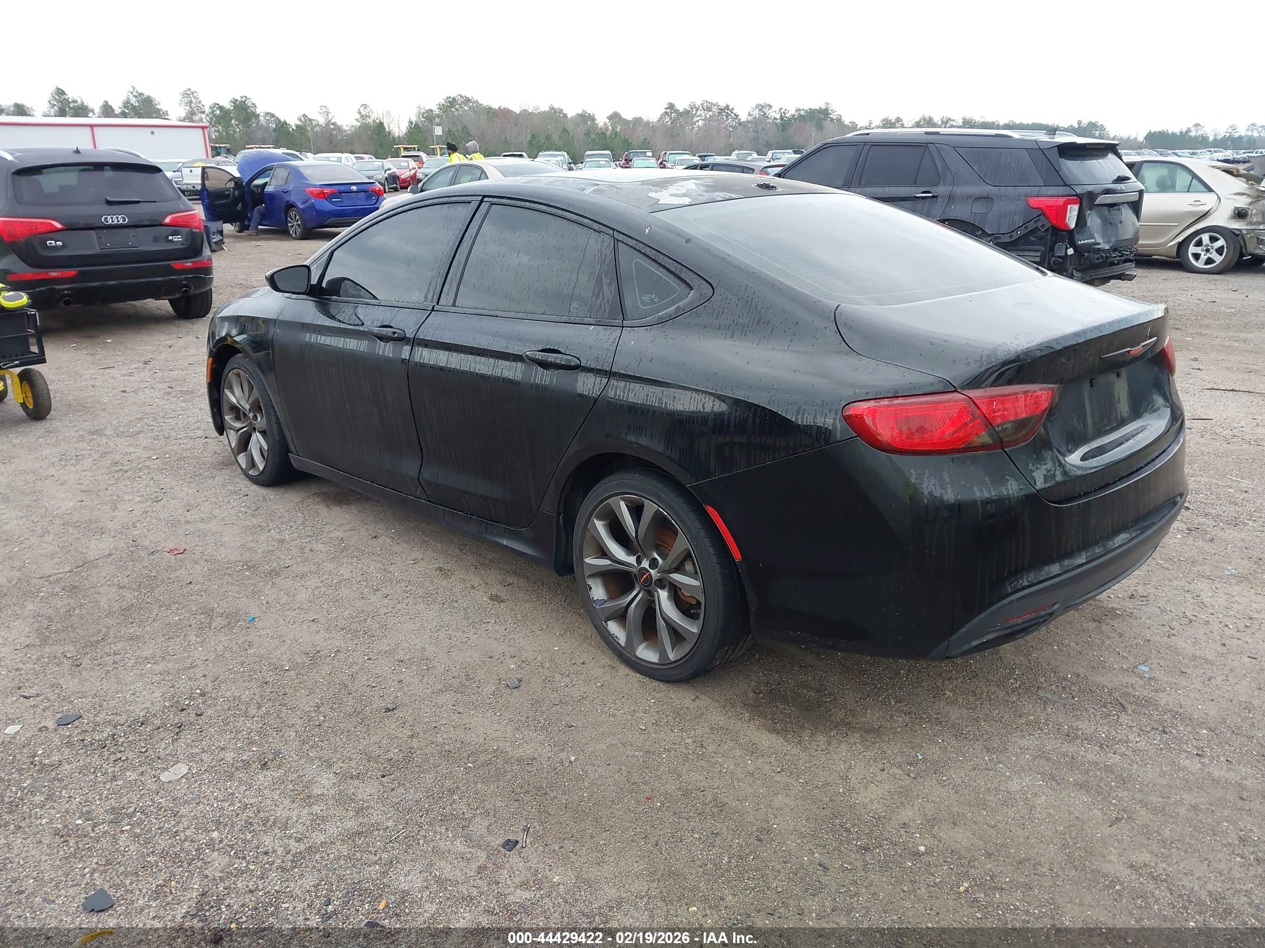 CHRYSLER 200 image 3