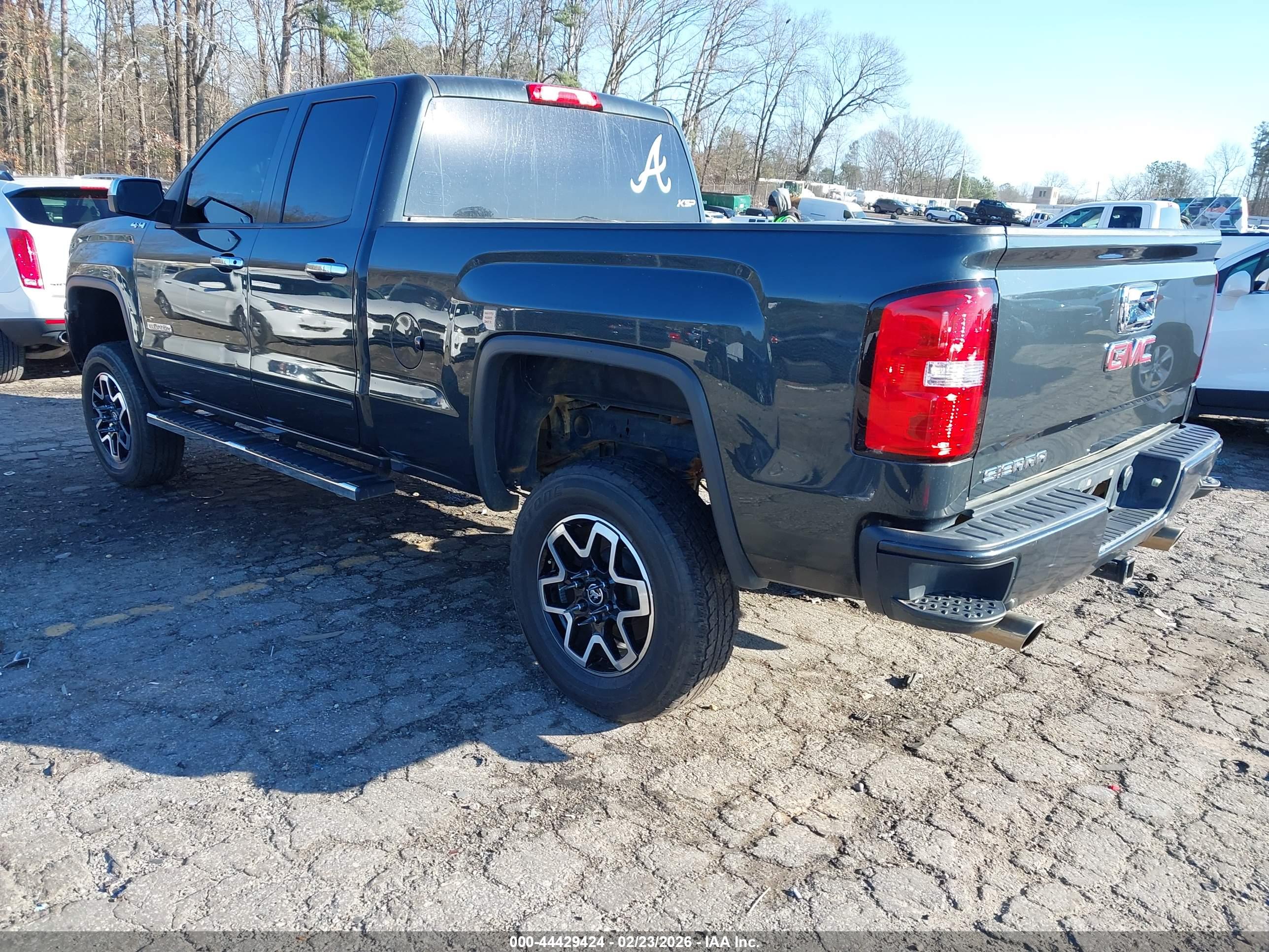GMC SIERRA image 3