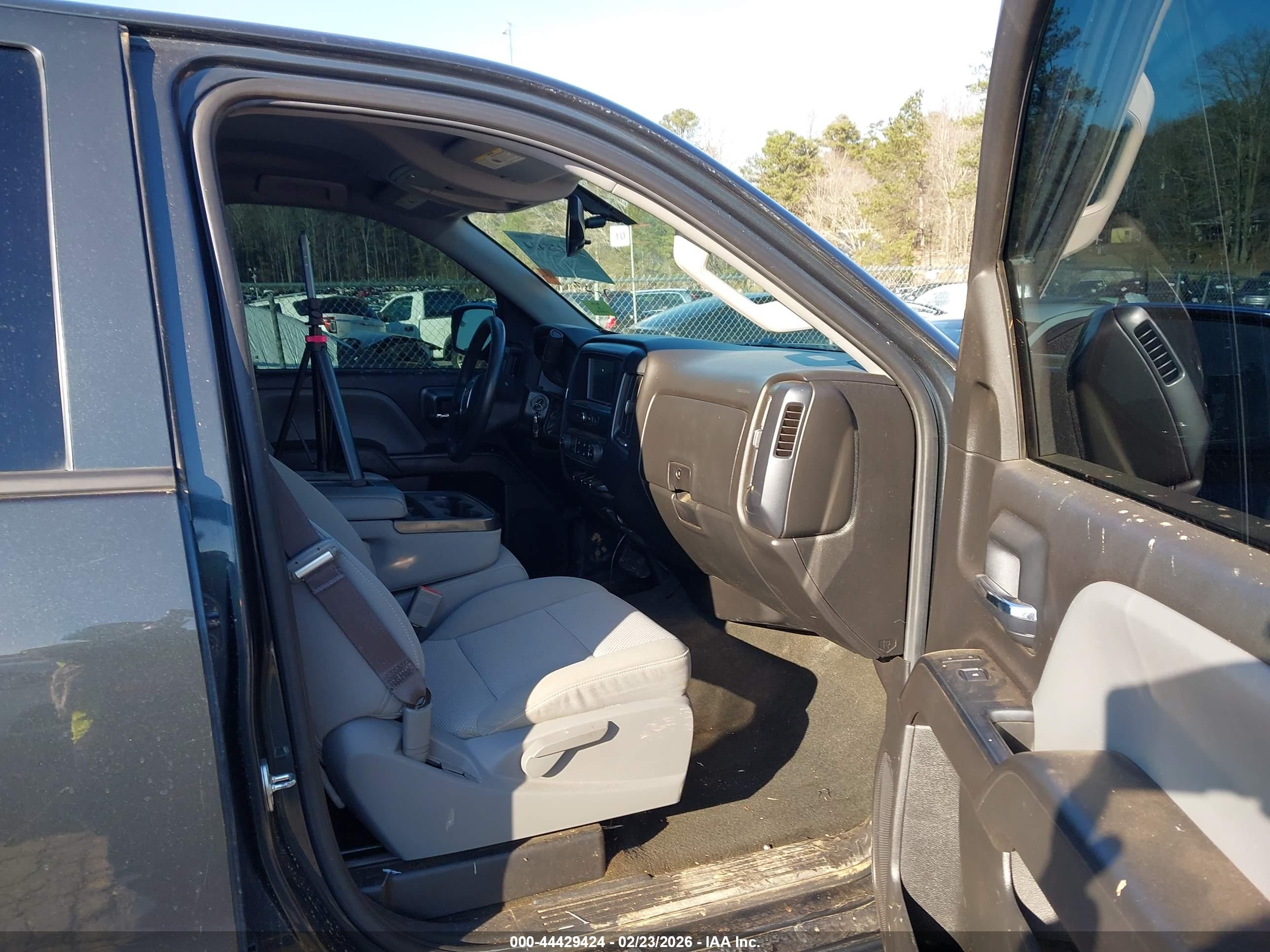 GMC SIERRA image 5