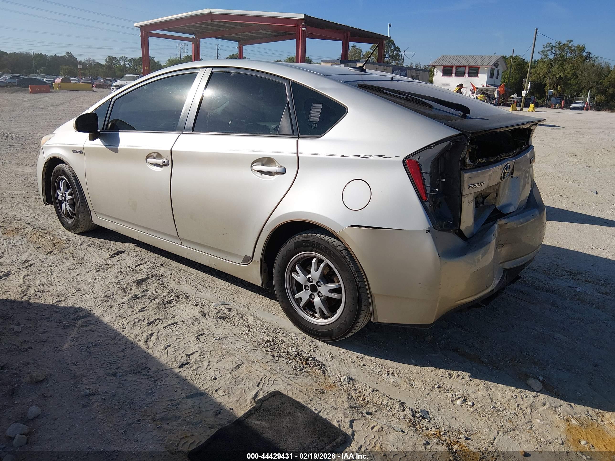 TOYOTA PRIUS image 3