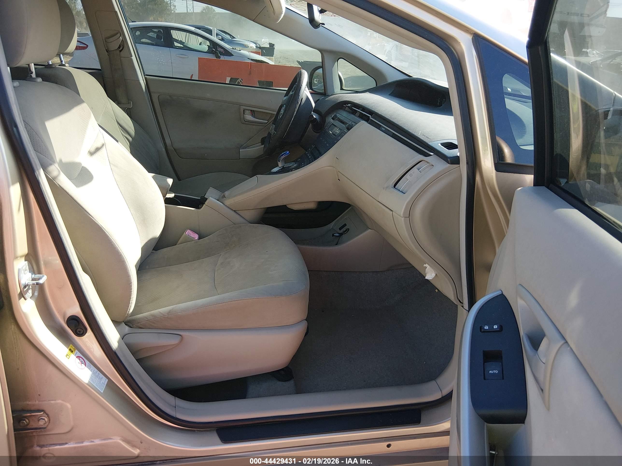 TOYOTA PRIUS image 5