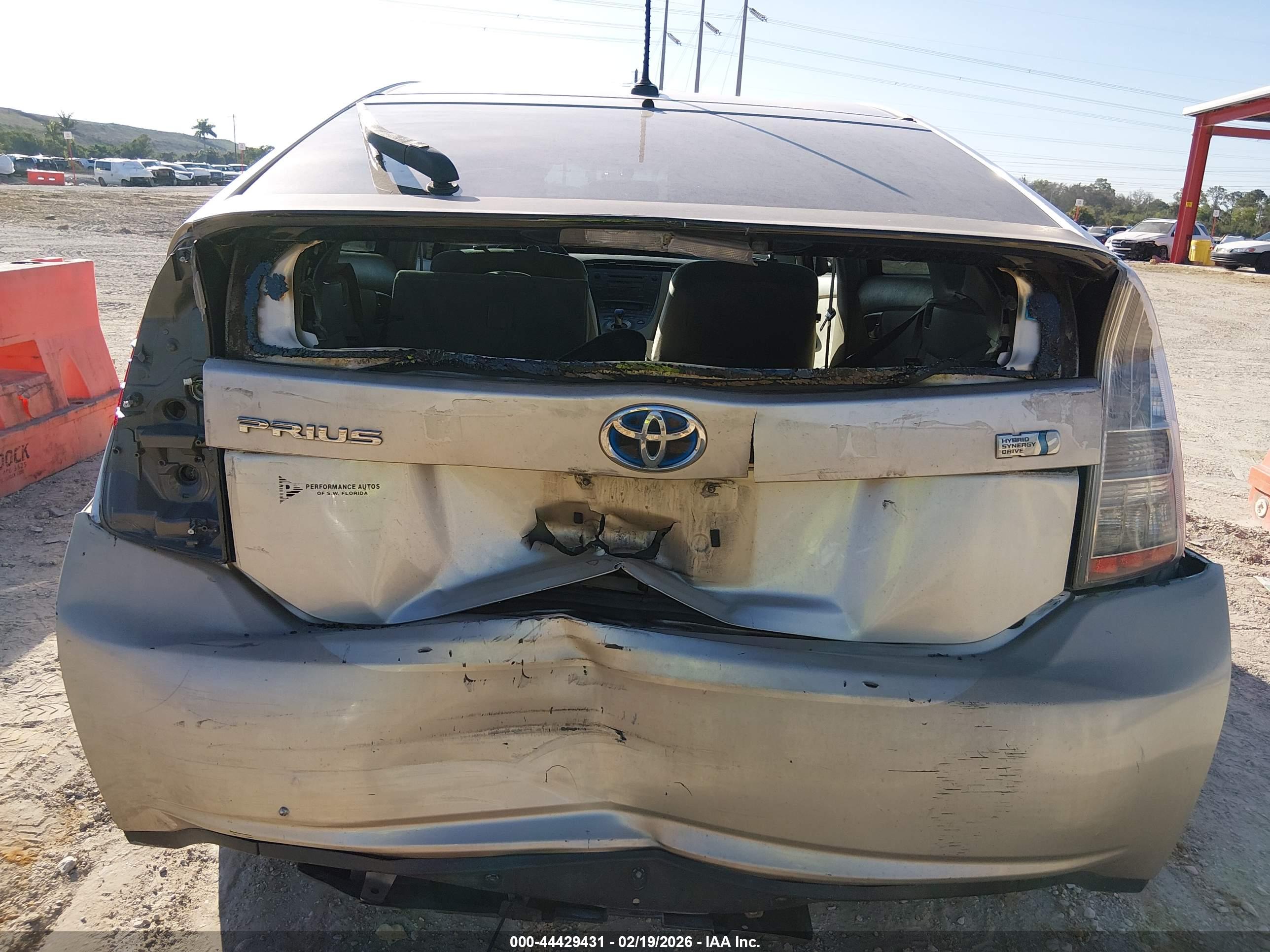 TOYOTA PRIUS image 6