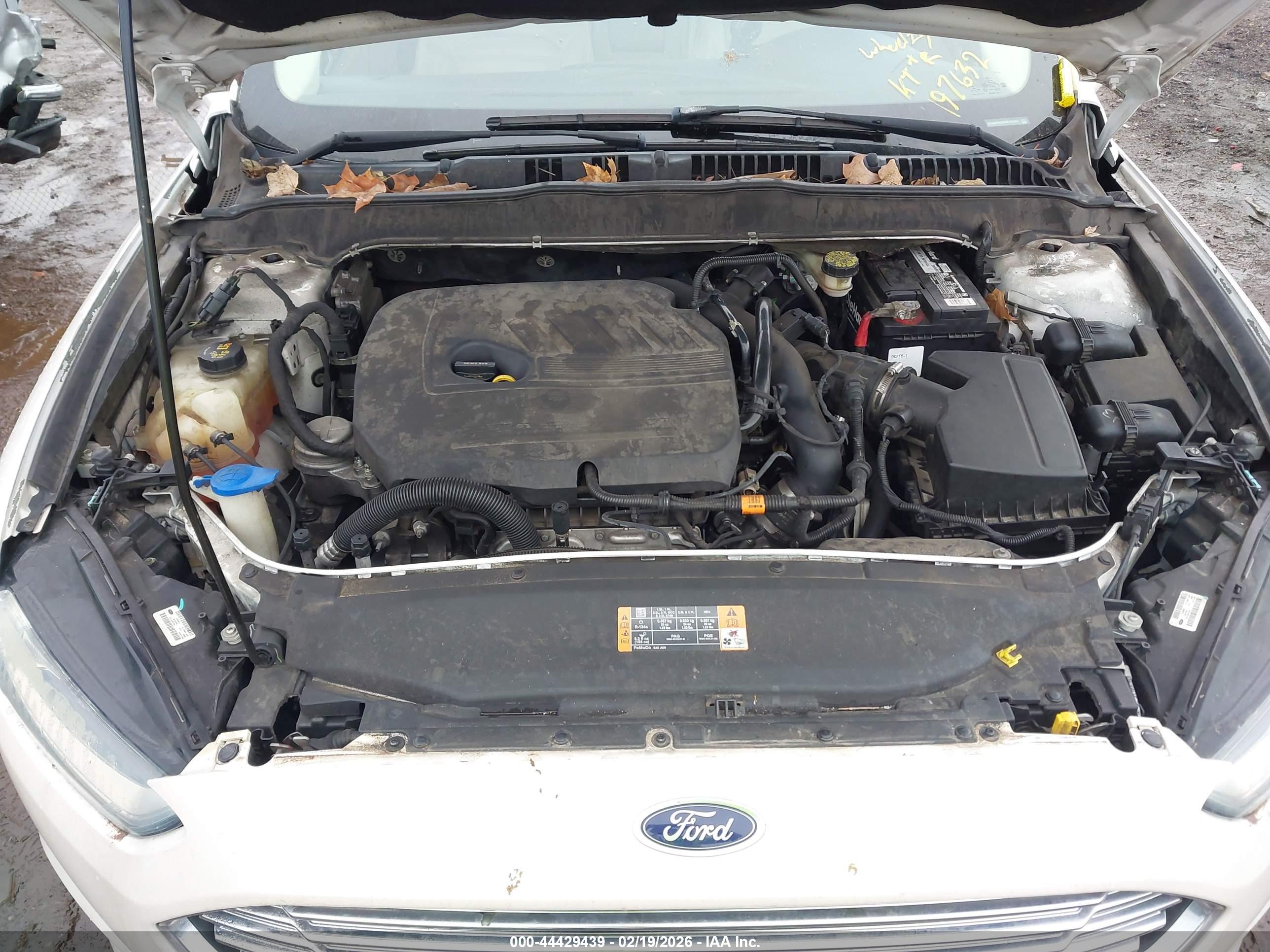 FORD FUSION image 10