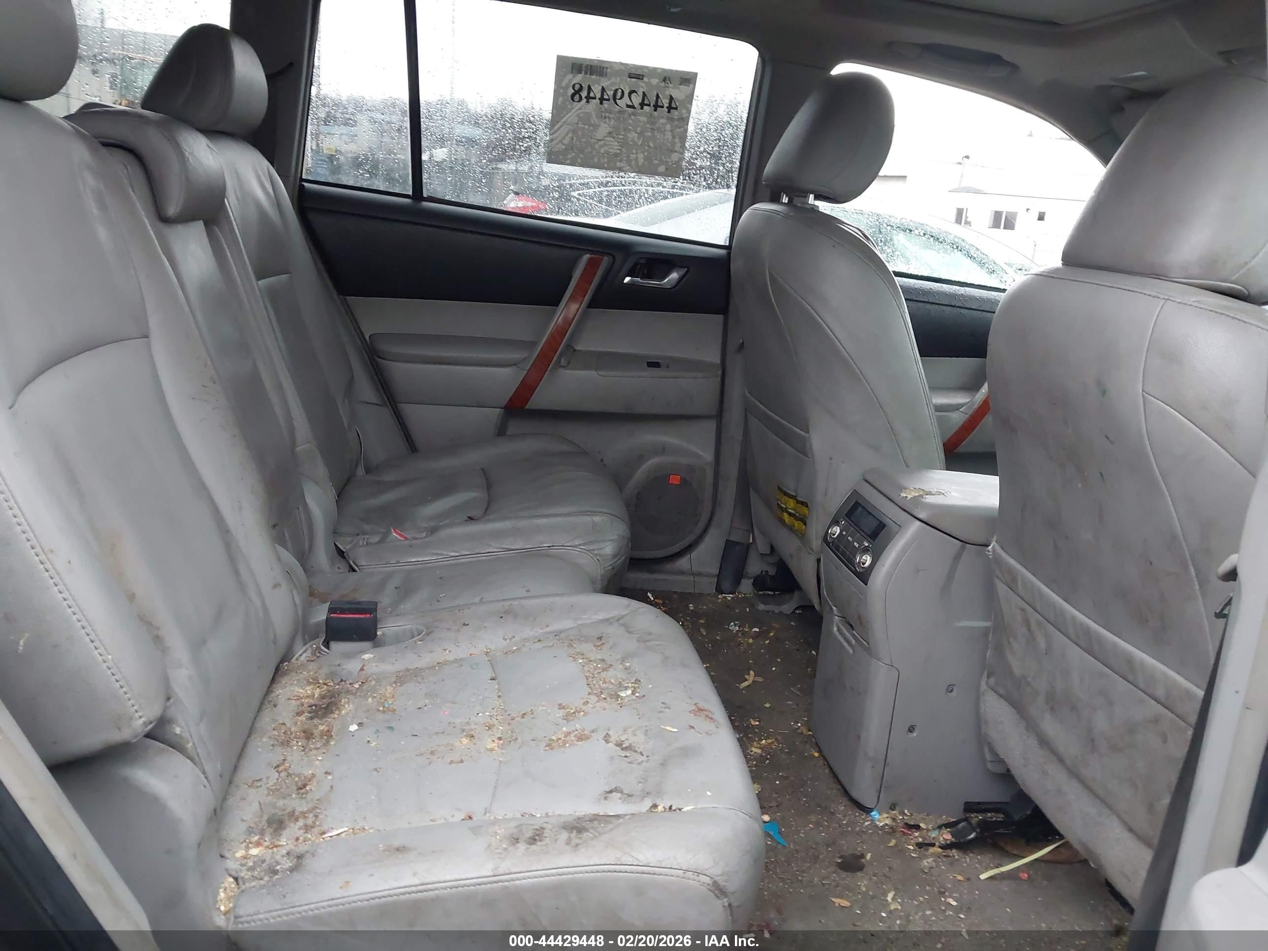 TOYOTA HIGHLANDER image 8