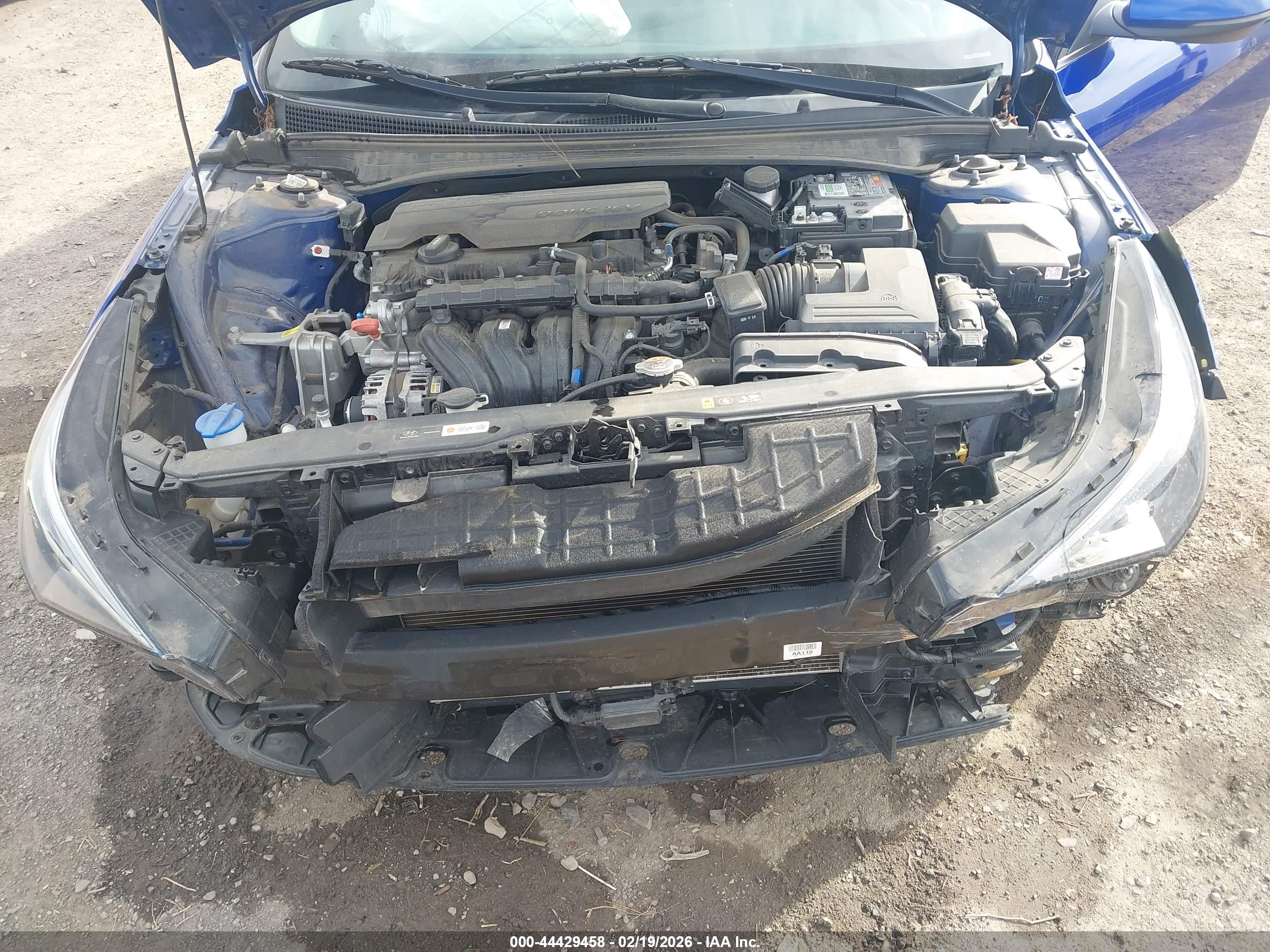 HYUNDAI ELANTRA image 10