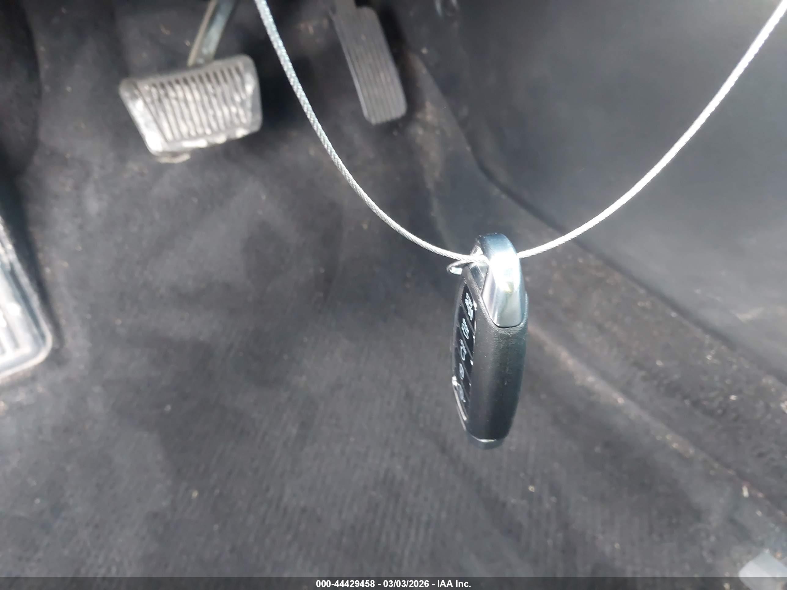 HYUNDAI ELANTRA image 11
