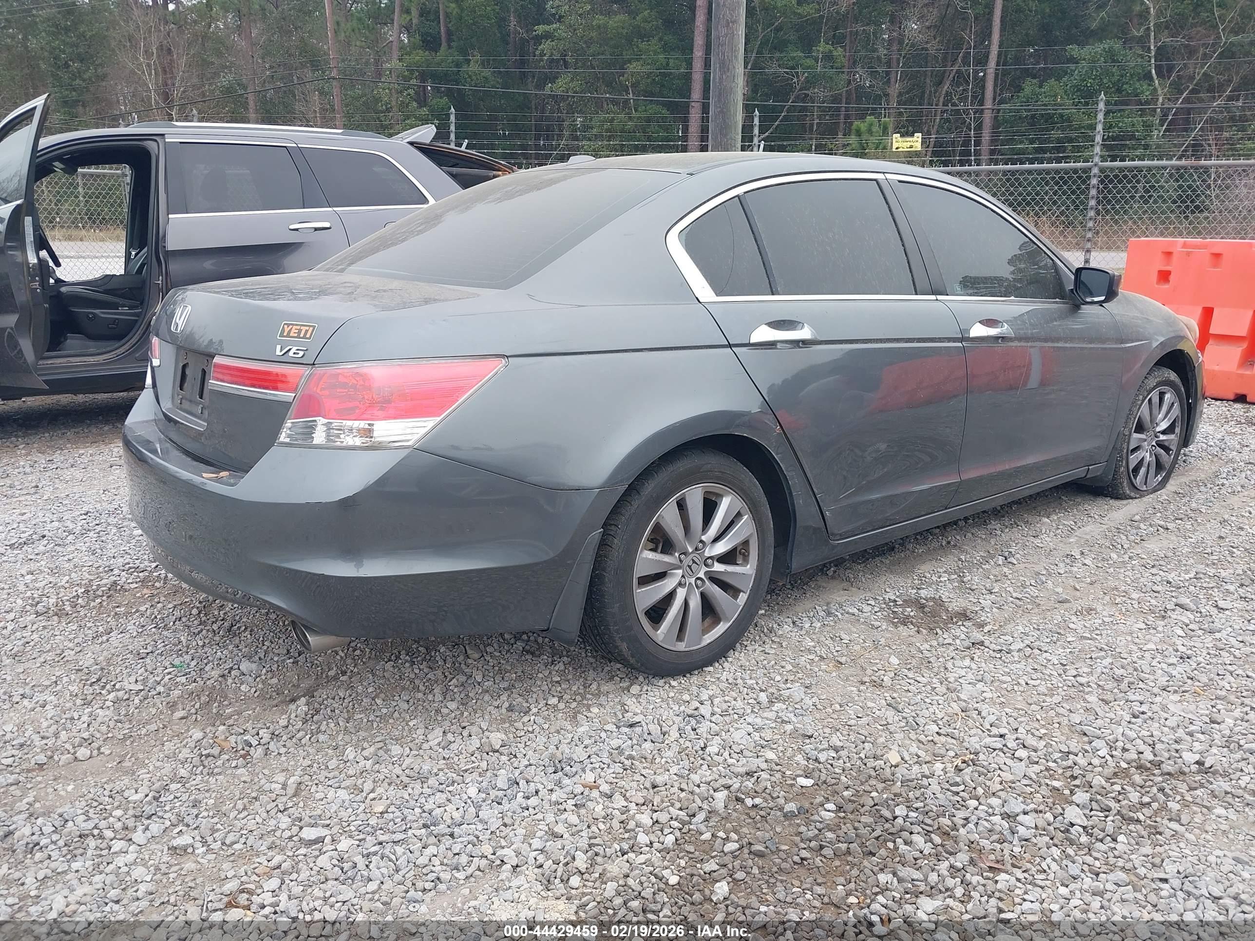 HONDA ACCORD image 4