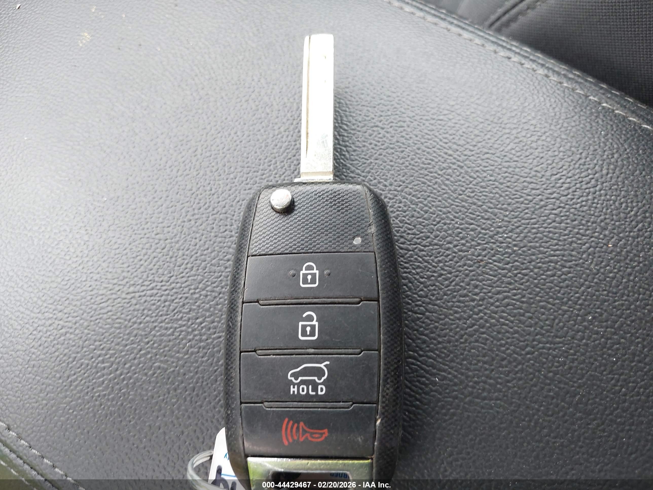 KIA SORENTO image 11