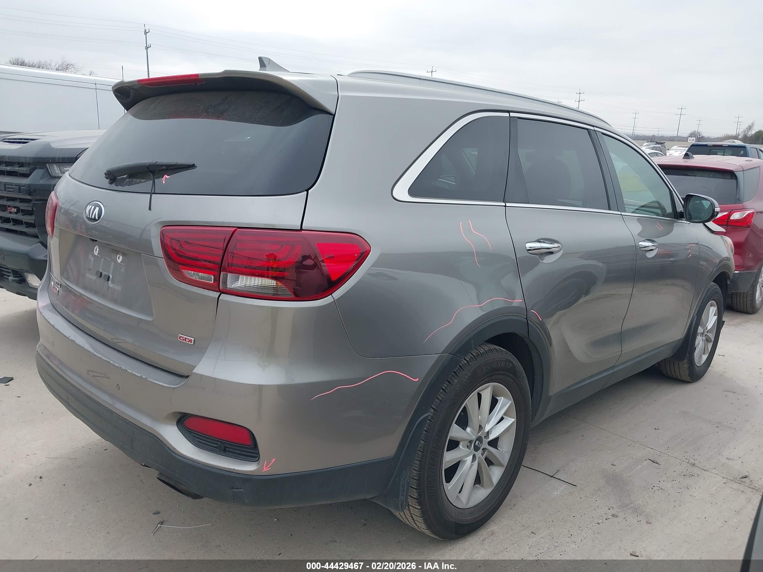 KIA SORENTO image 4