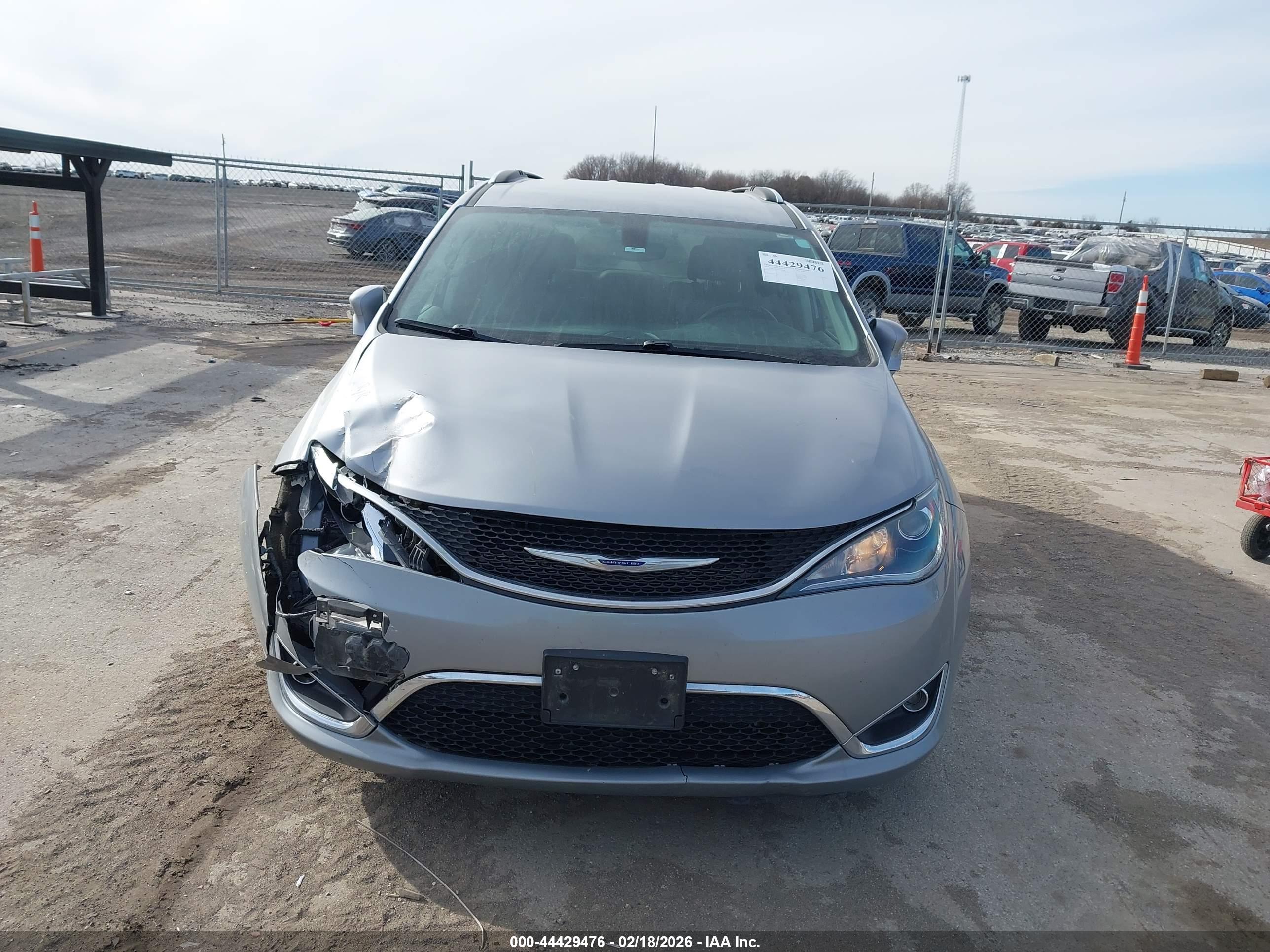 CHRYSLER PACIFICA image 6