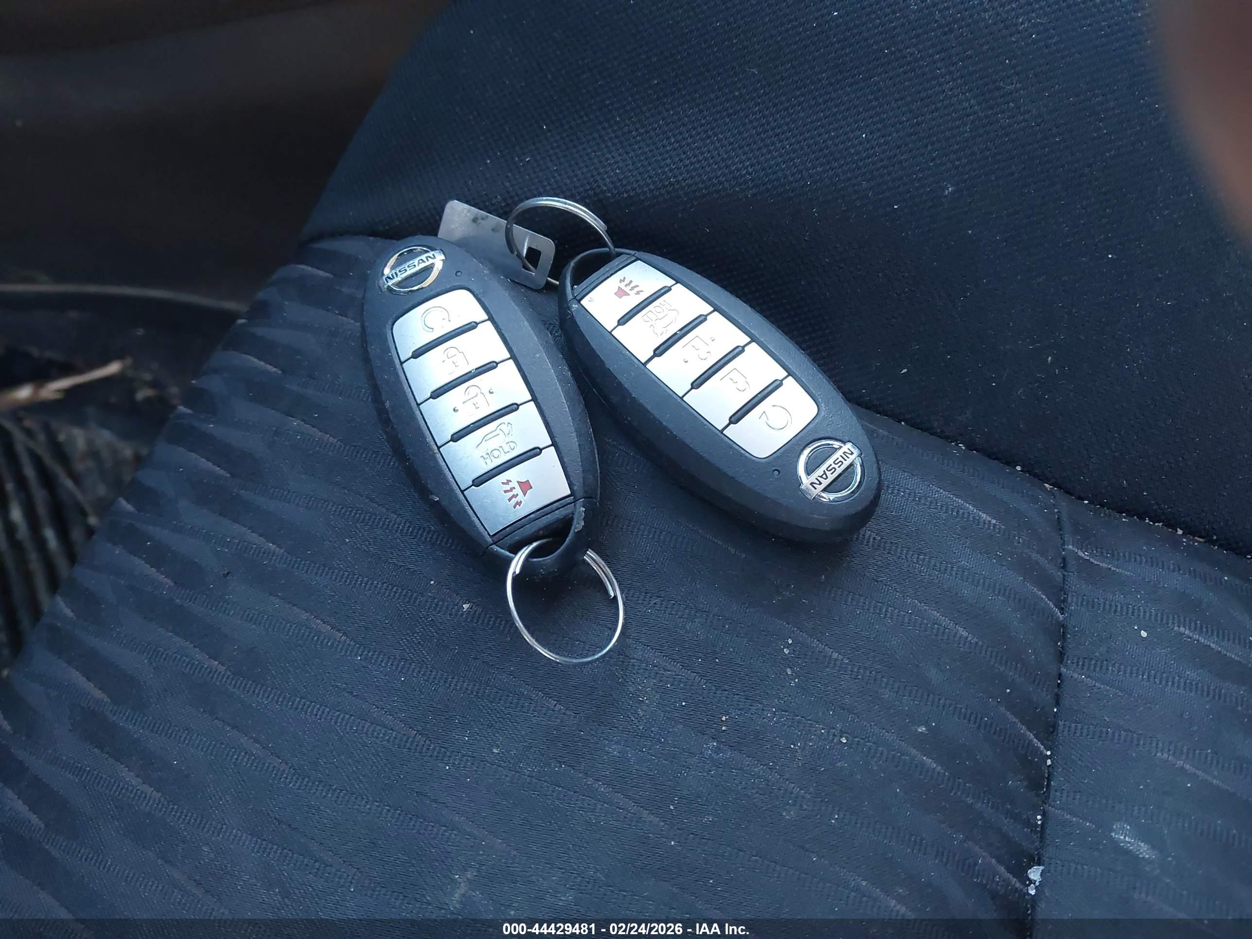 NISSAN ROGUE image 11