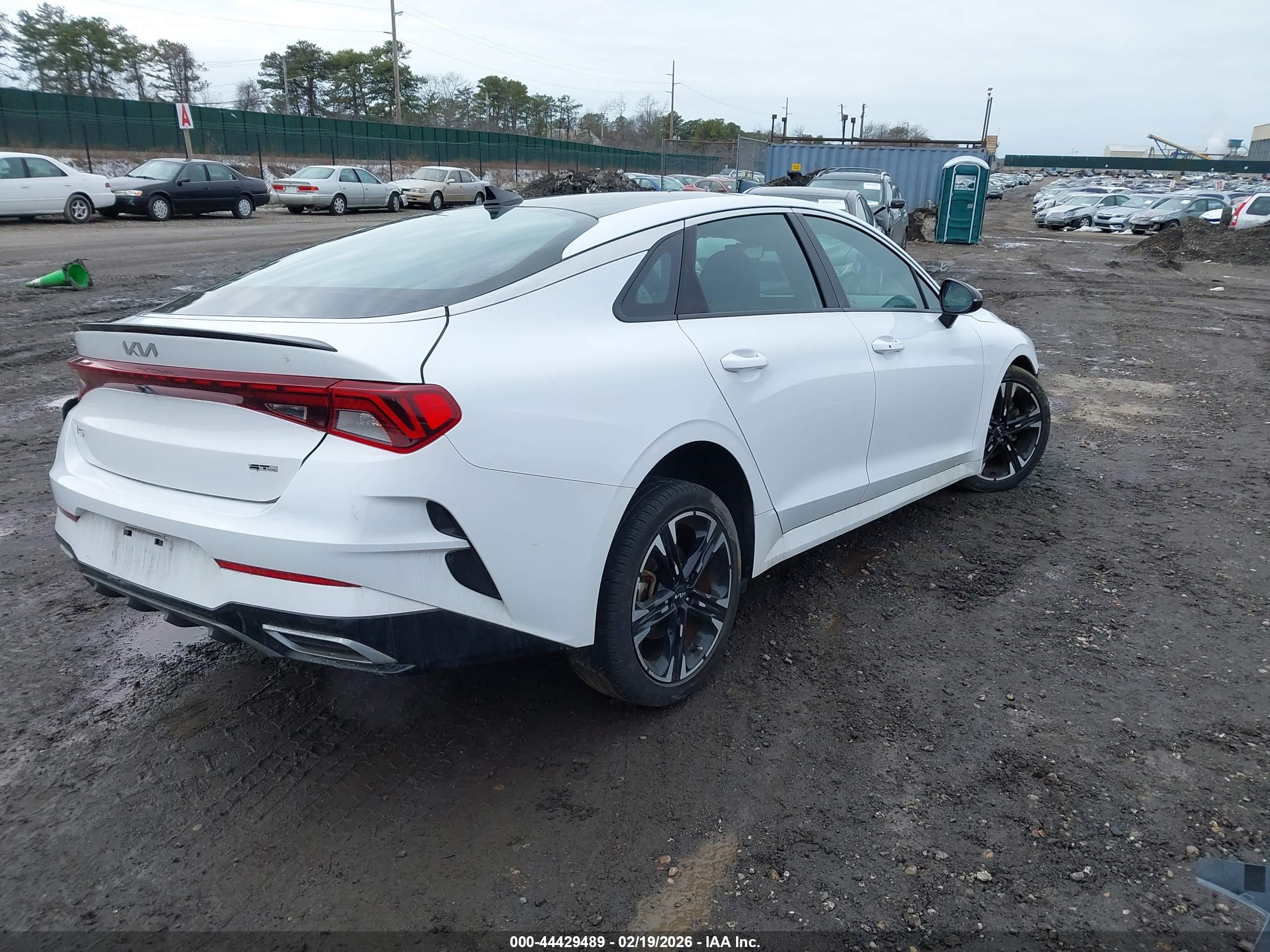 KIA K5 image 4