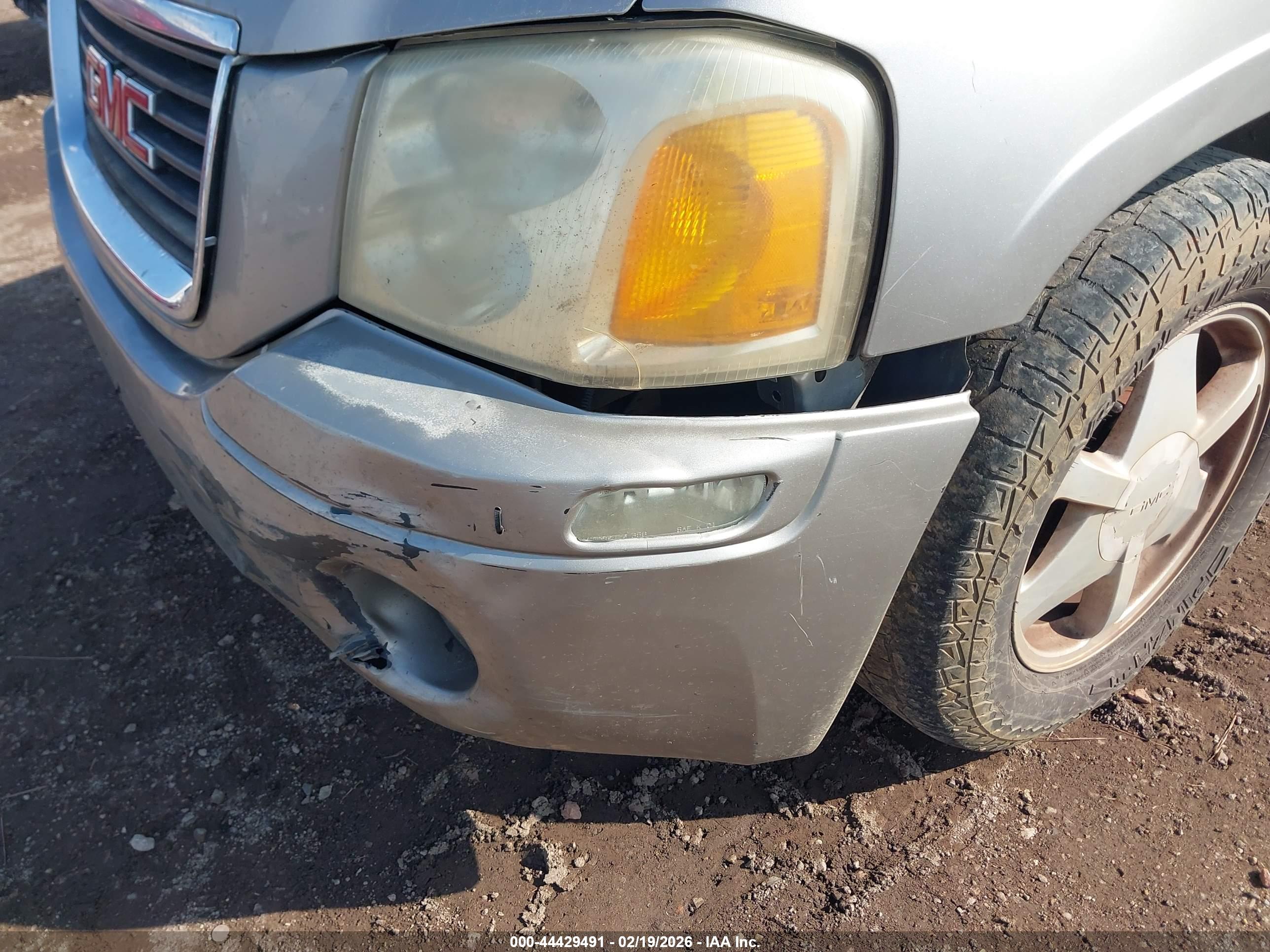 GMC ENVOY image 6