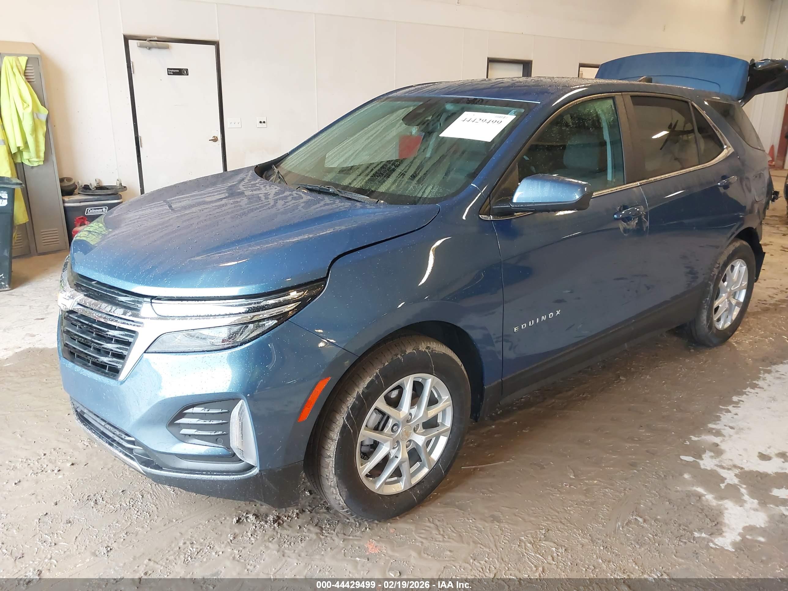 CHEVROLET EQUINOX image 2