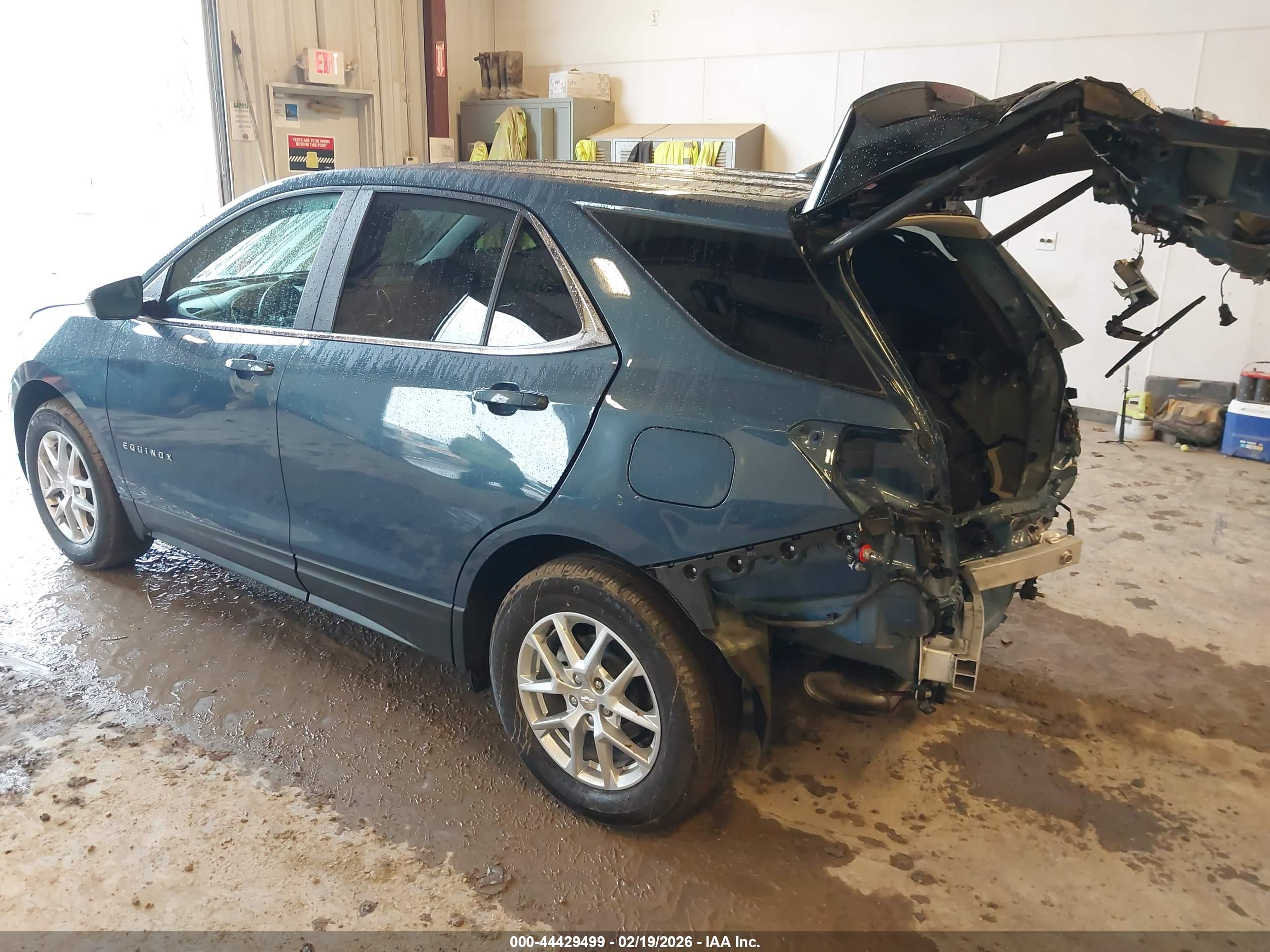 CHEVROLET EQUINOX image 3