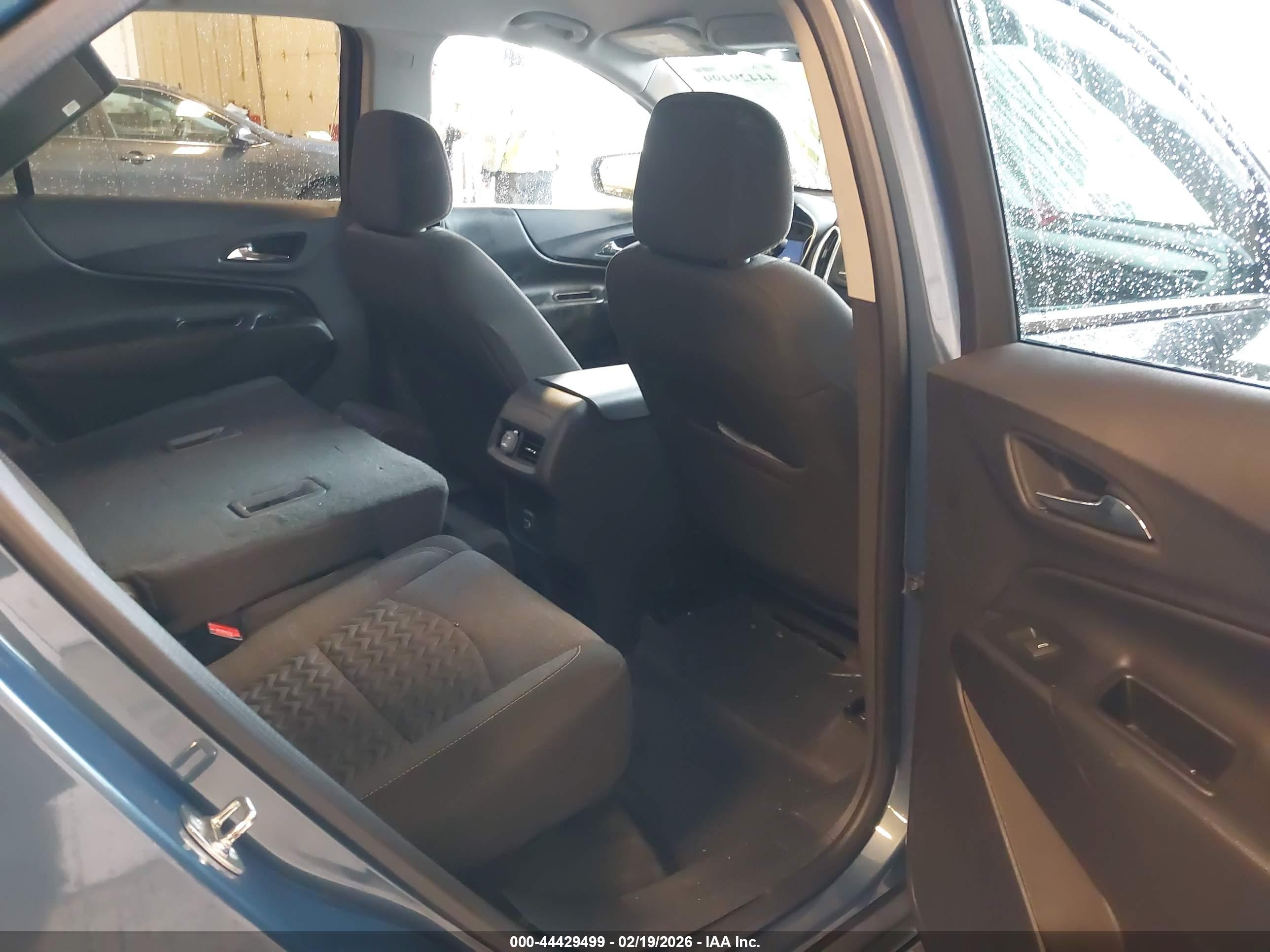 CHEVROLET EQUINOX image 8