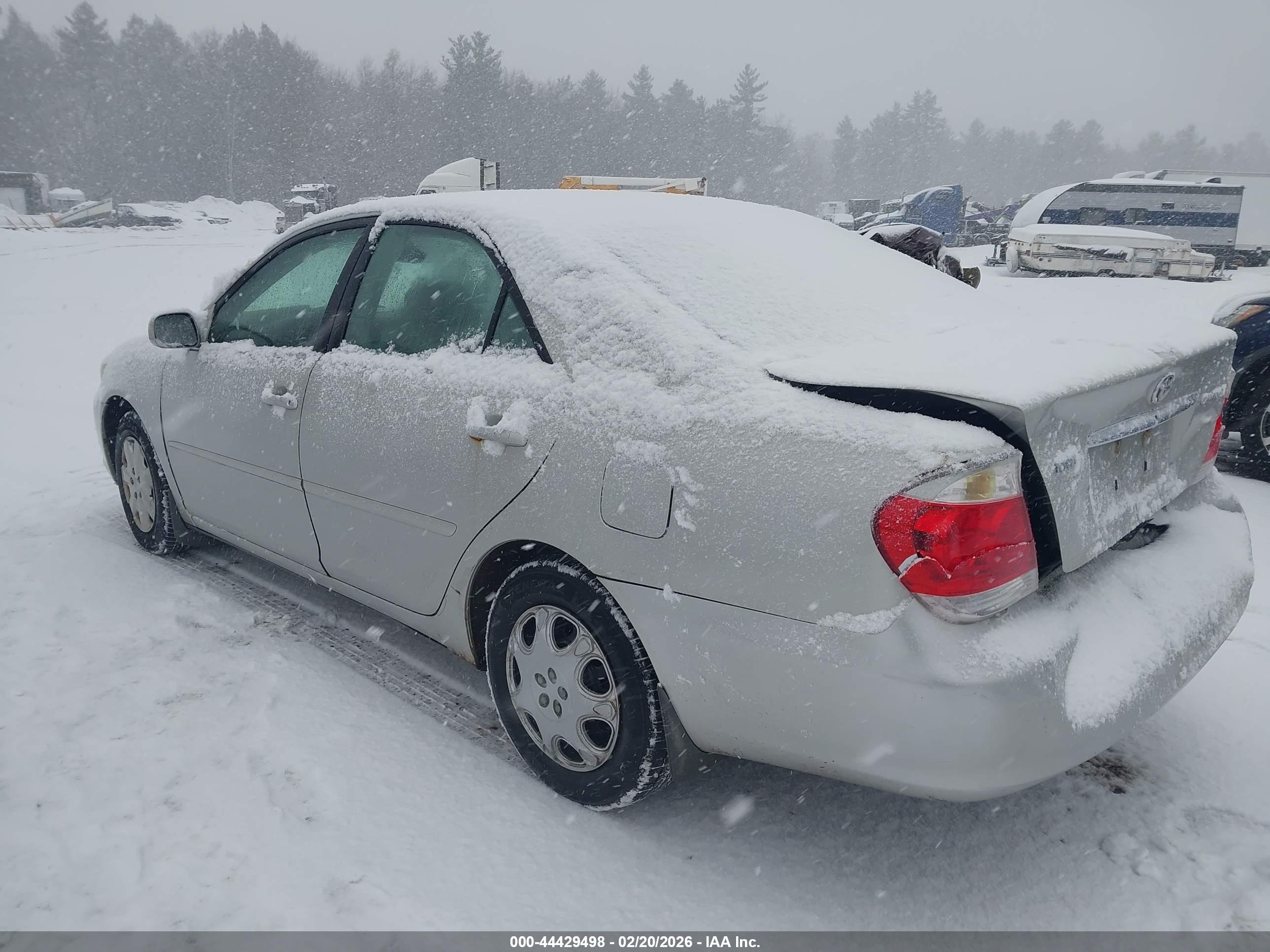 TOYOTA CAMRY image 3
