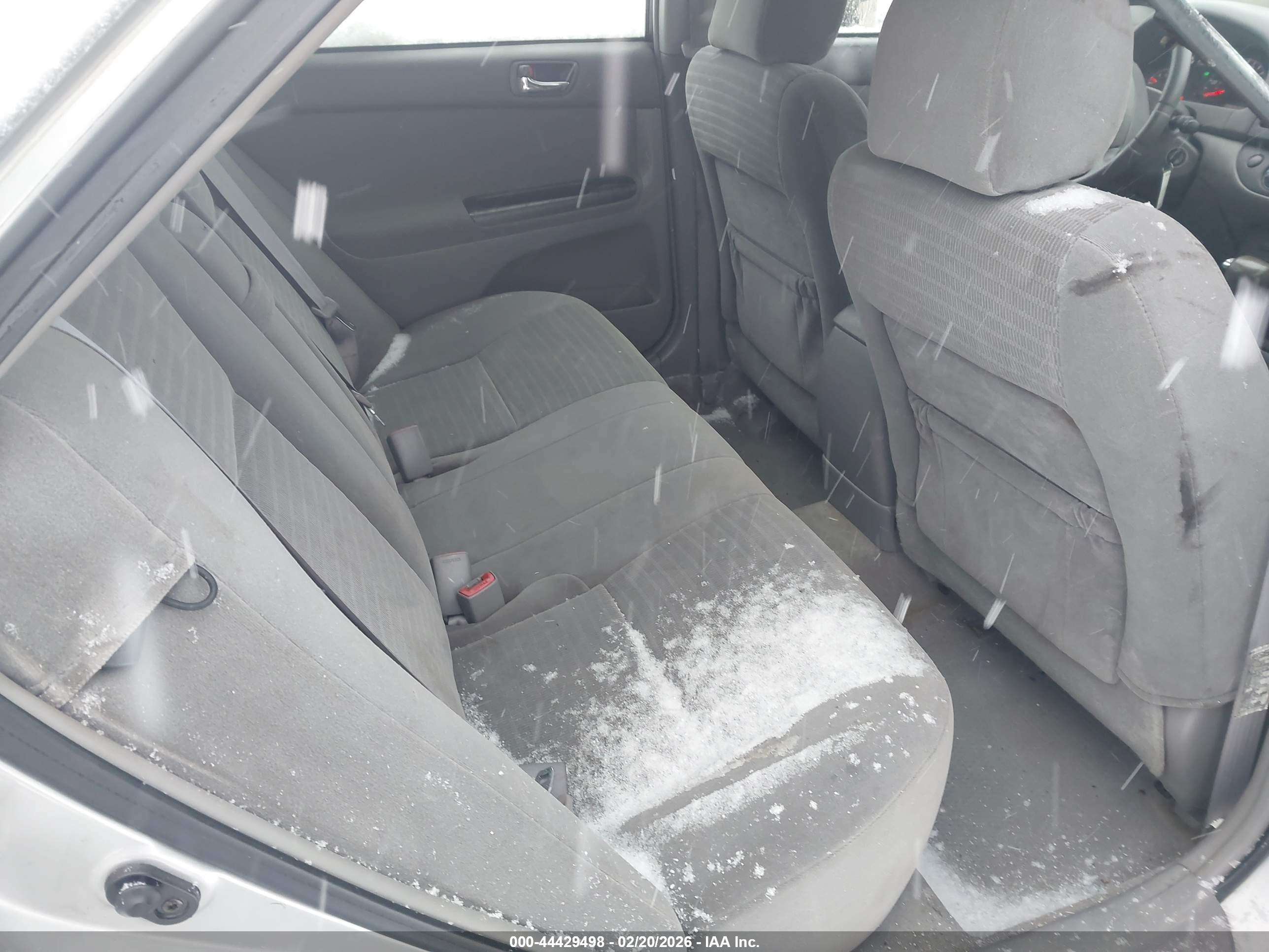 TOYOTA CAMRY image 8