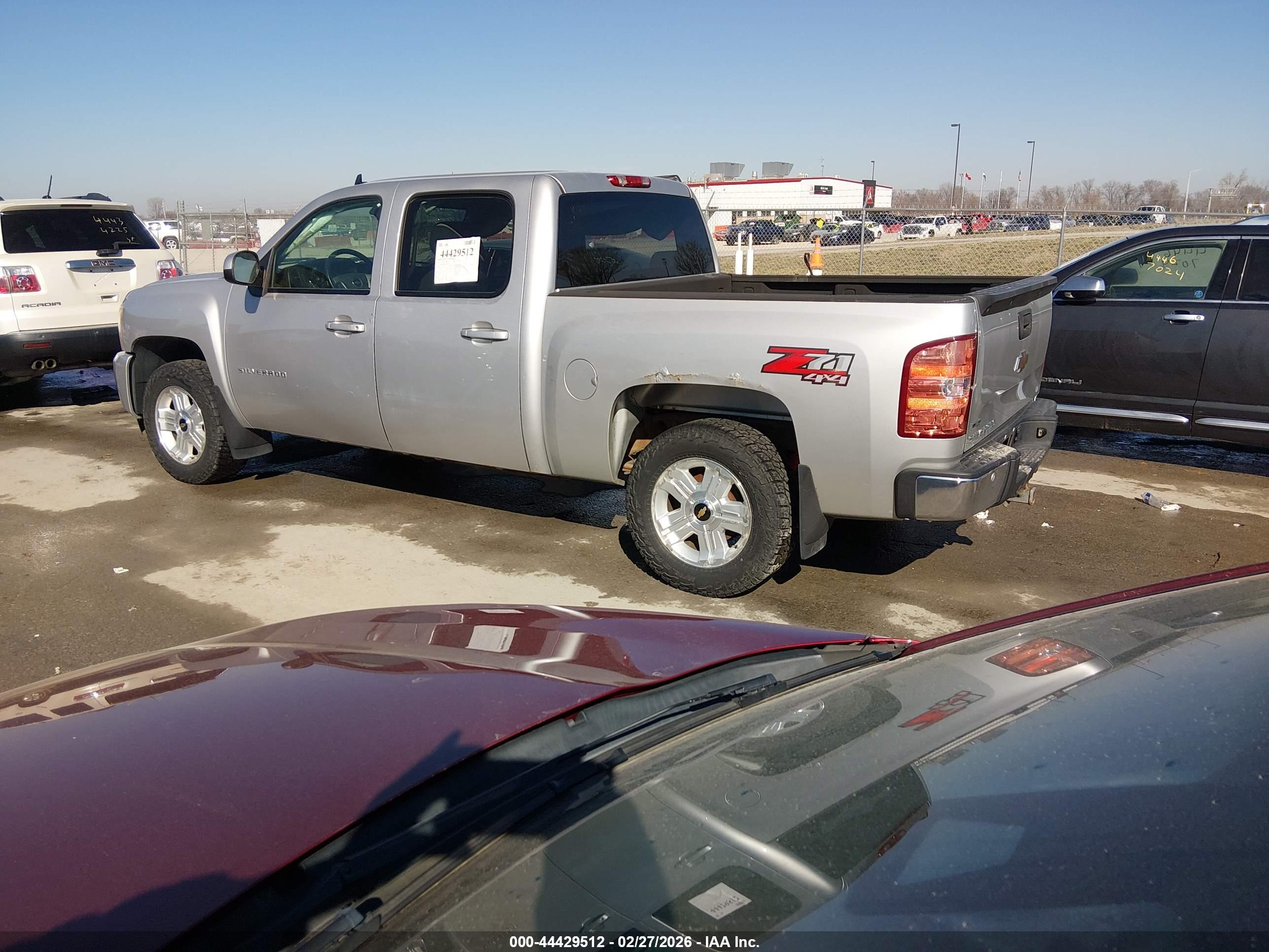 CHEVROLET SILVERADO image 3