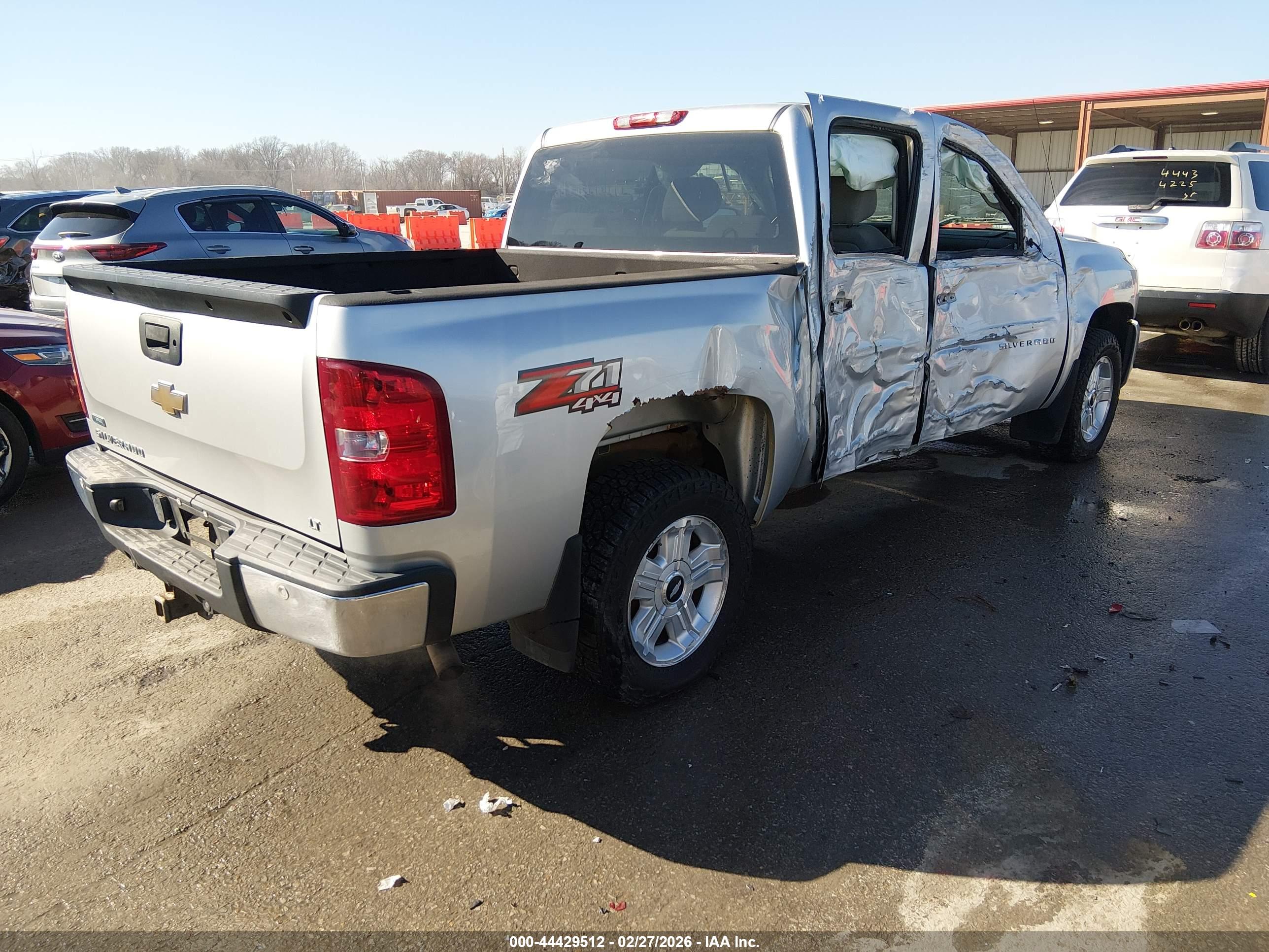CHEVROLET SILVERADO image 4