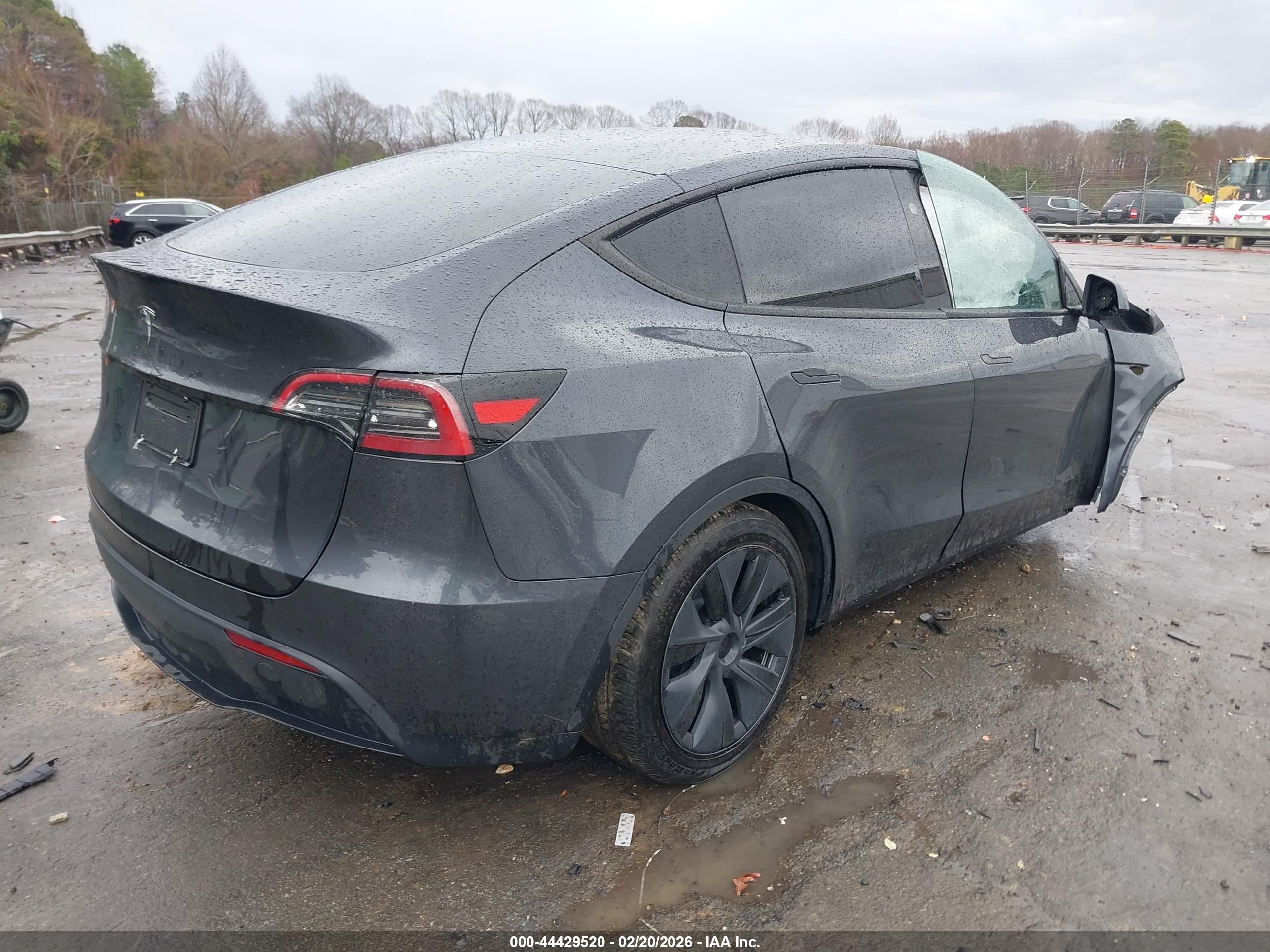 TESLA MODEL image 4