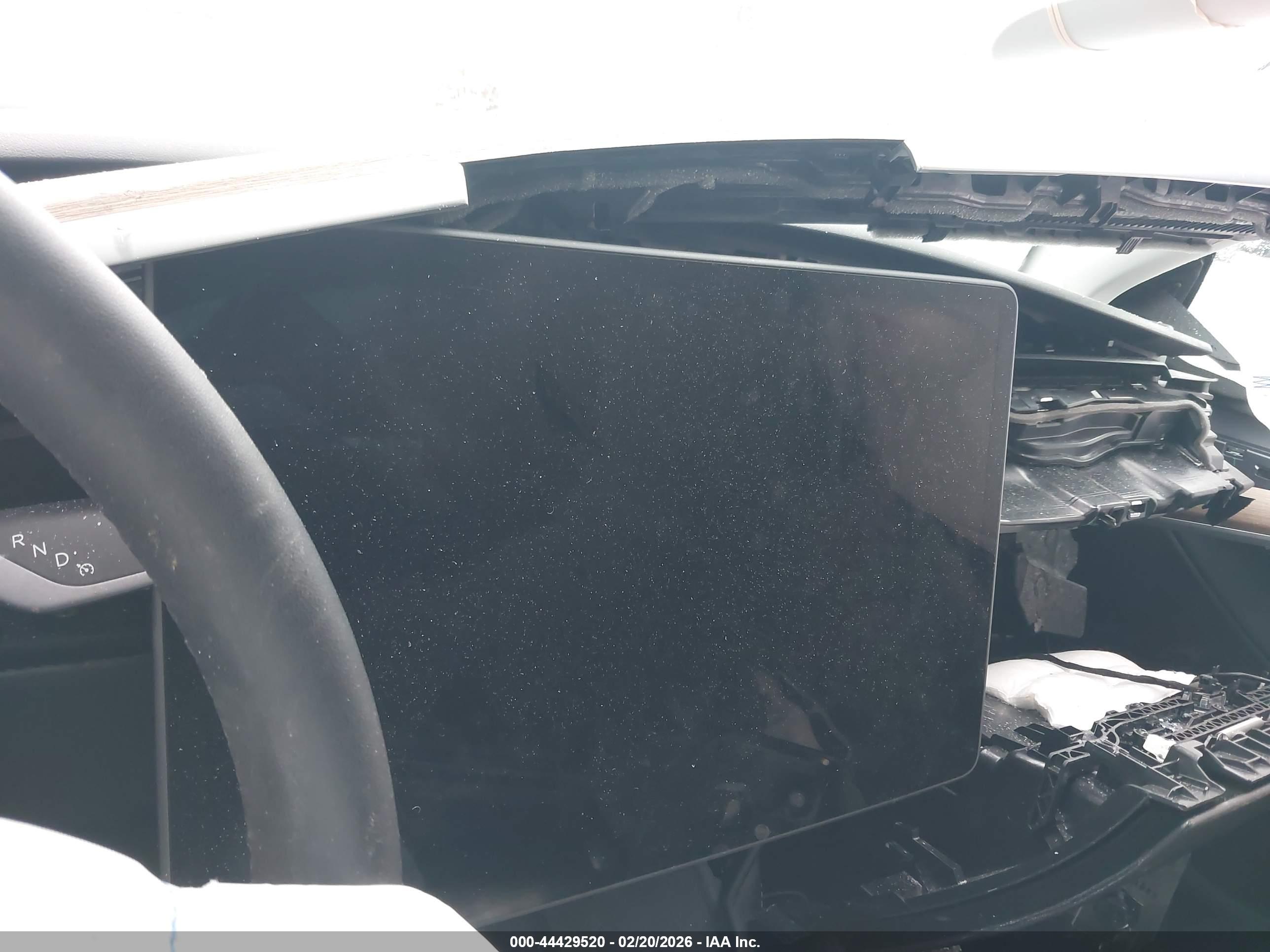 TESLA MODEL image 7