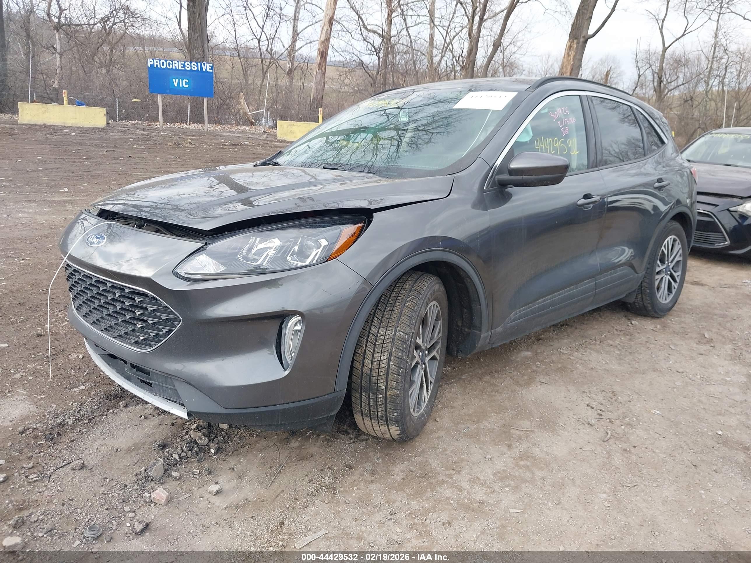 FORD ESCAPE image 2