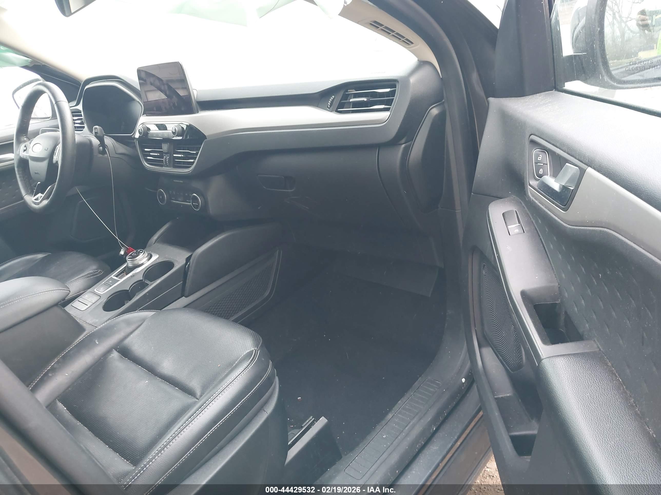 FORD ESCAPE image 5