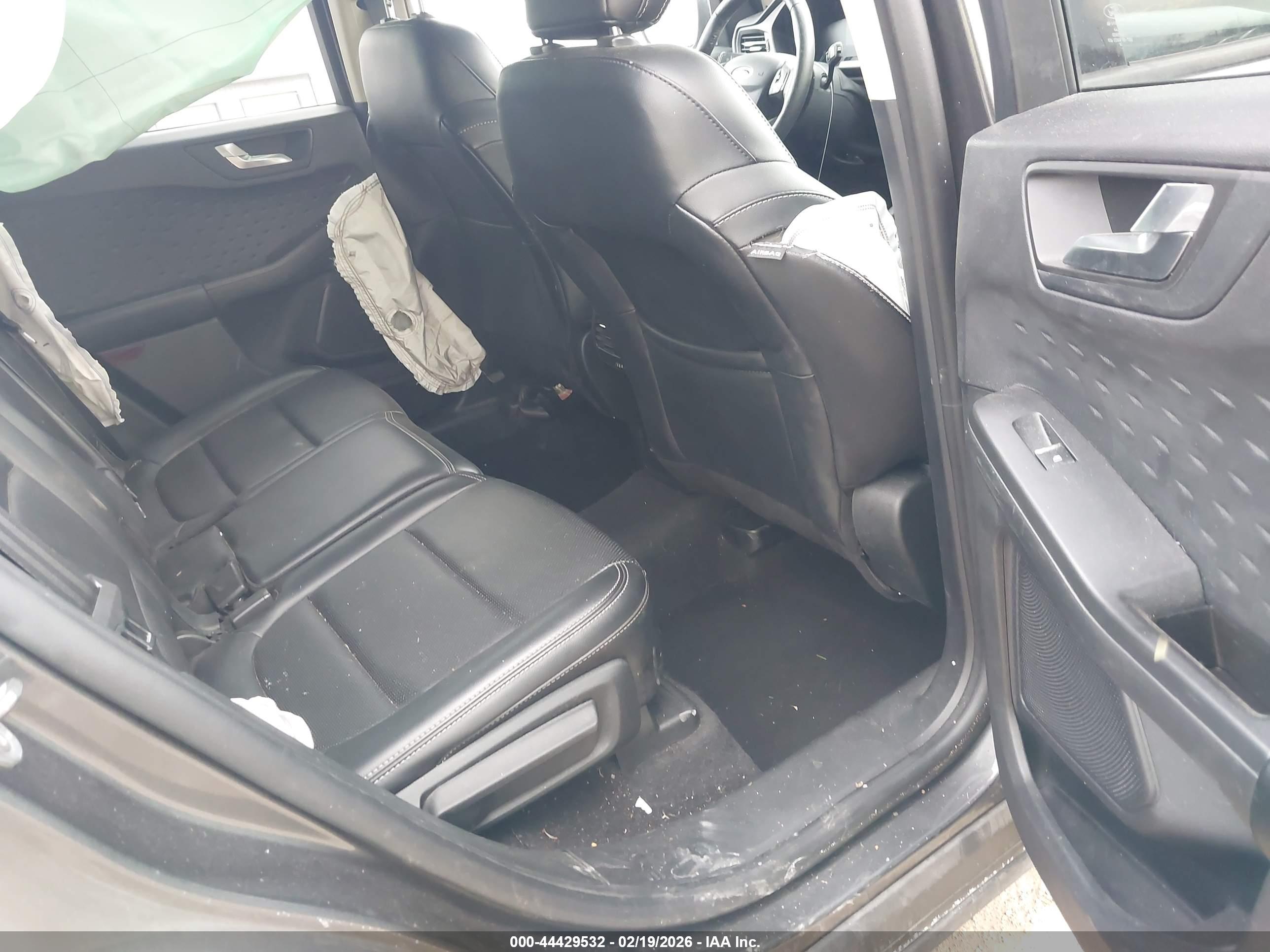 FORD ESCAPE image 8