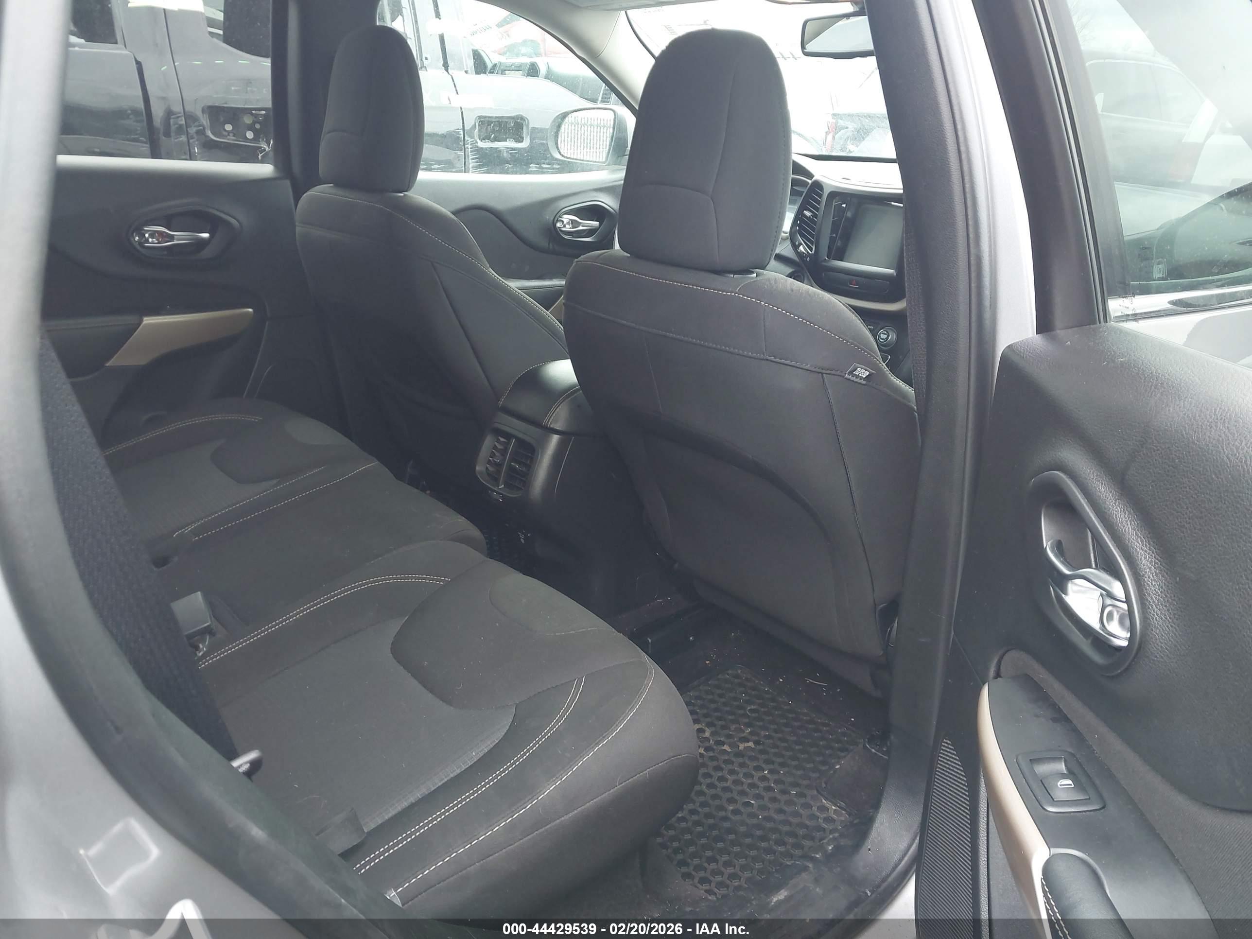 JEEP CHEROKEE image 8